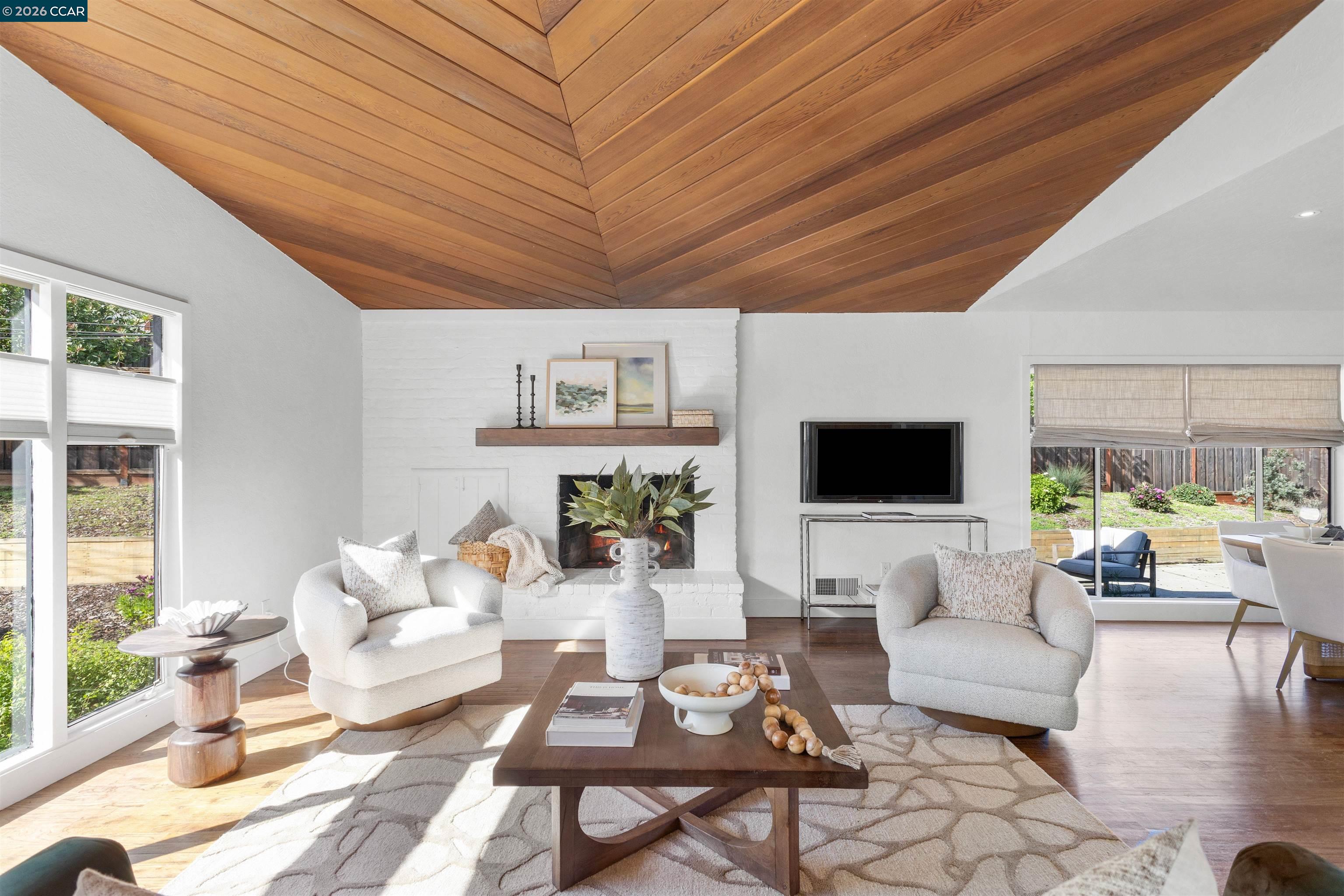 Detail Gallery Image 12 of 57 For 151 Montecito Crescent, Walnut Creek,  CA 94597 - 4 Beds | 3 Baths