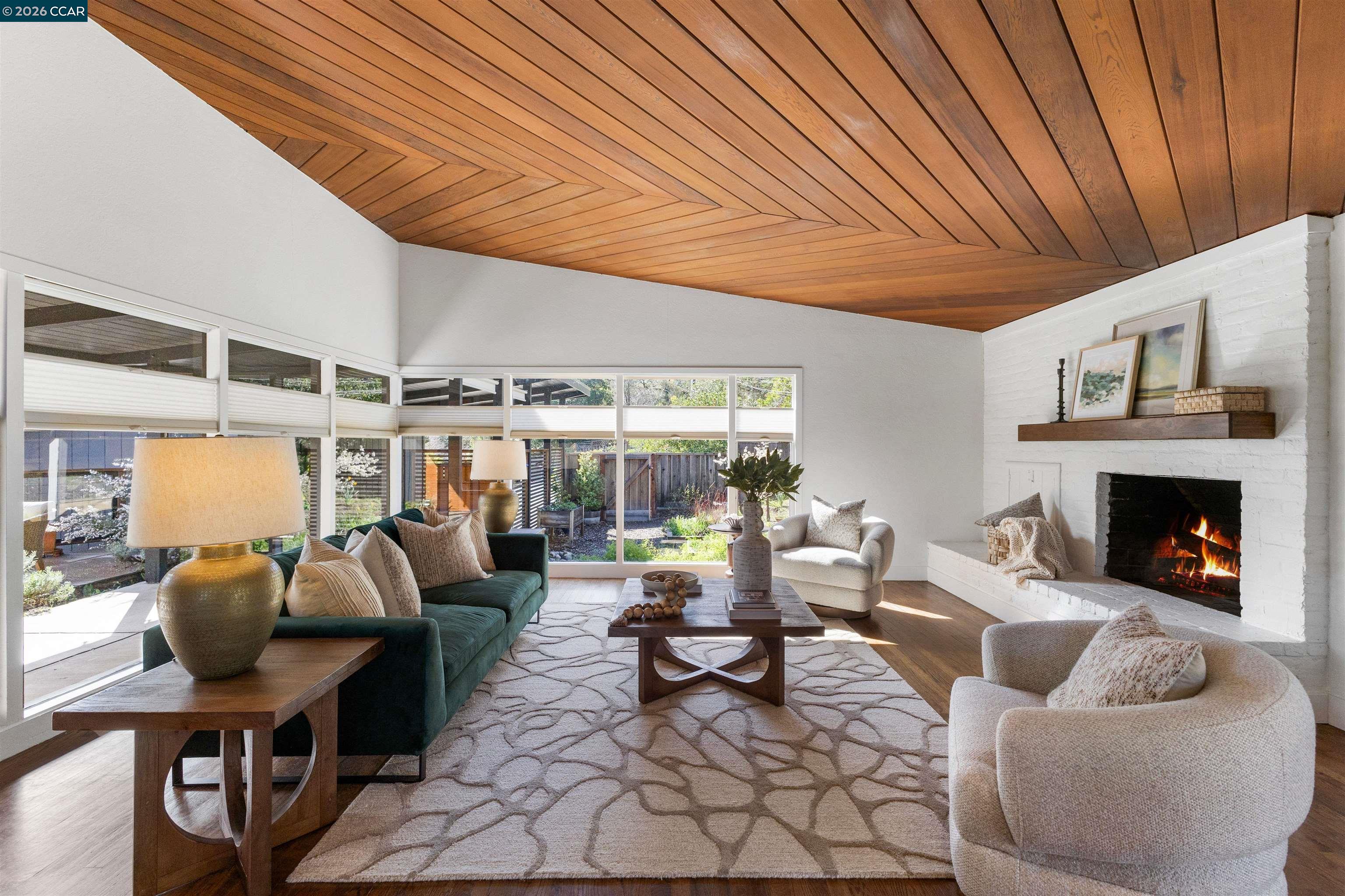 Detail Gallery Image 13 of 57 For 151 Montecito Crescent, Walnut Creek,  CA 94597 - 4 Beds | 3 Baths