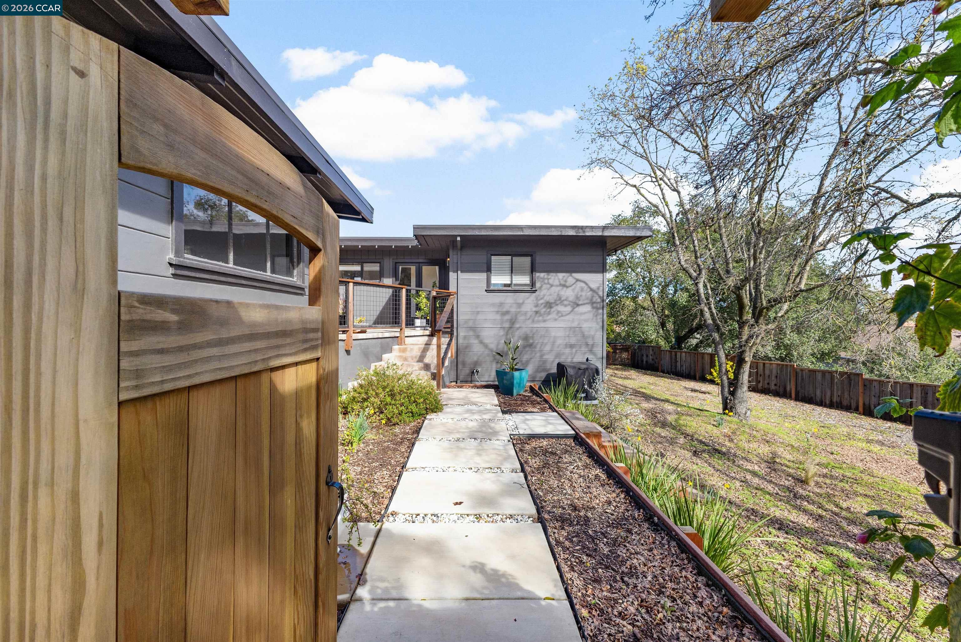 Detail Gallery Image 4 of 57 For 151 Montecito Crescent, Walnut Creek,  CA 94597 - 4 Beds | 3 Baths