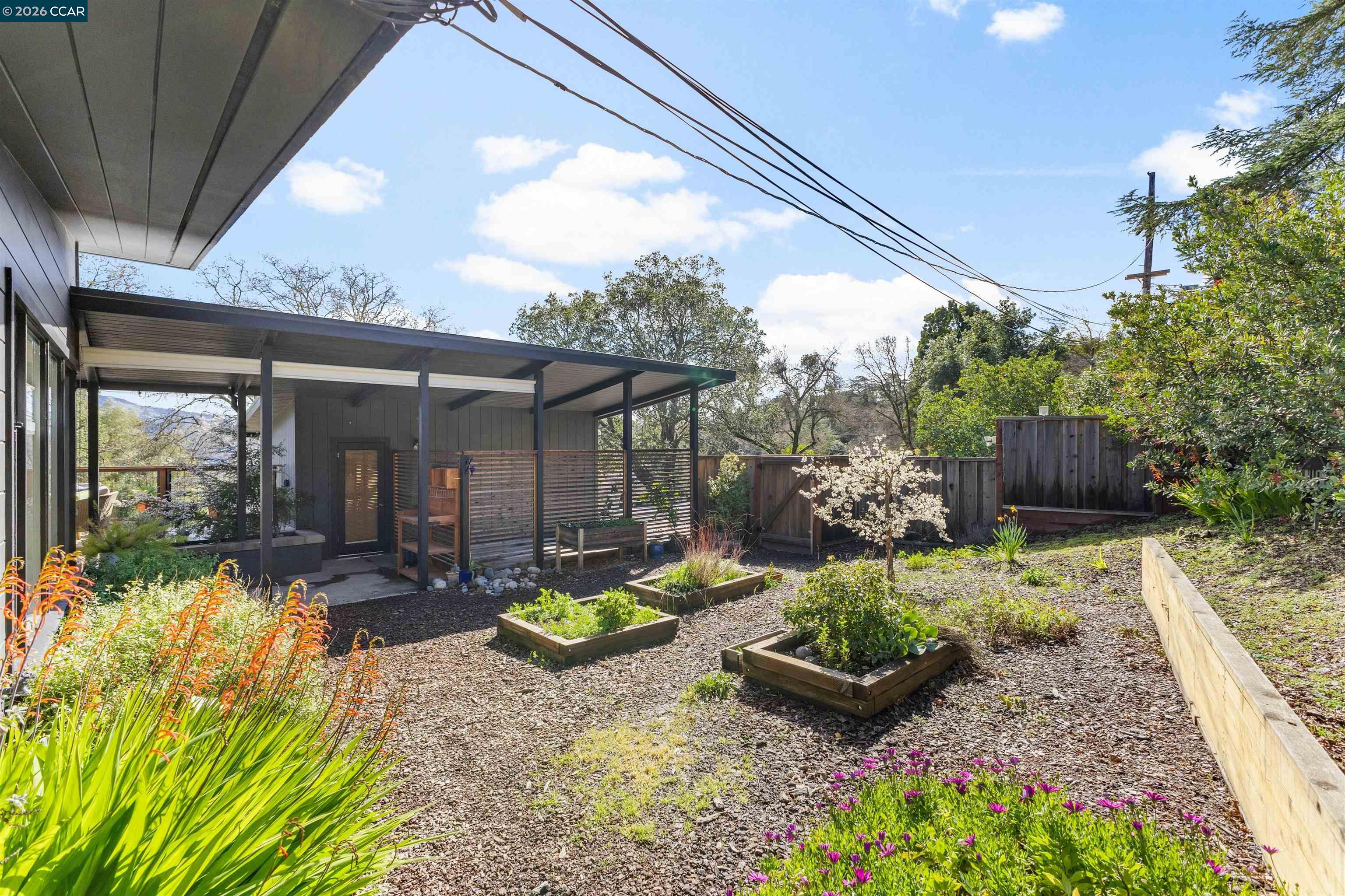 Detail Gallery Image 33 of 57 For 151 Montecito Crescent, Walnut Creek,  CA 94597 - 4 Beds | 3 Baths