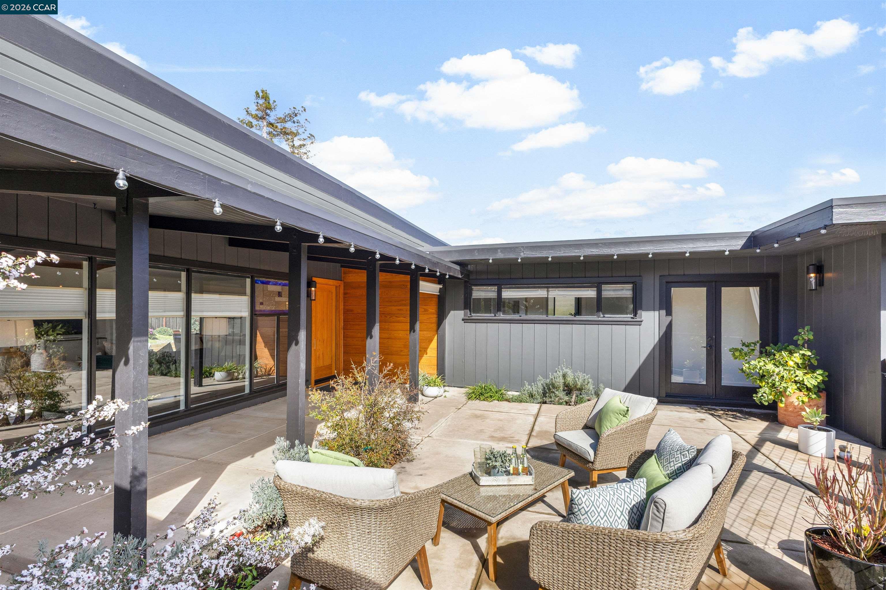 Detail Gallery Image 34 of 57 For 151 Montecito Crescent, Walnut Creek,  CA 94597 - 4 Beds | 3 Baths