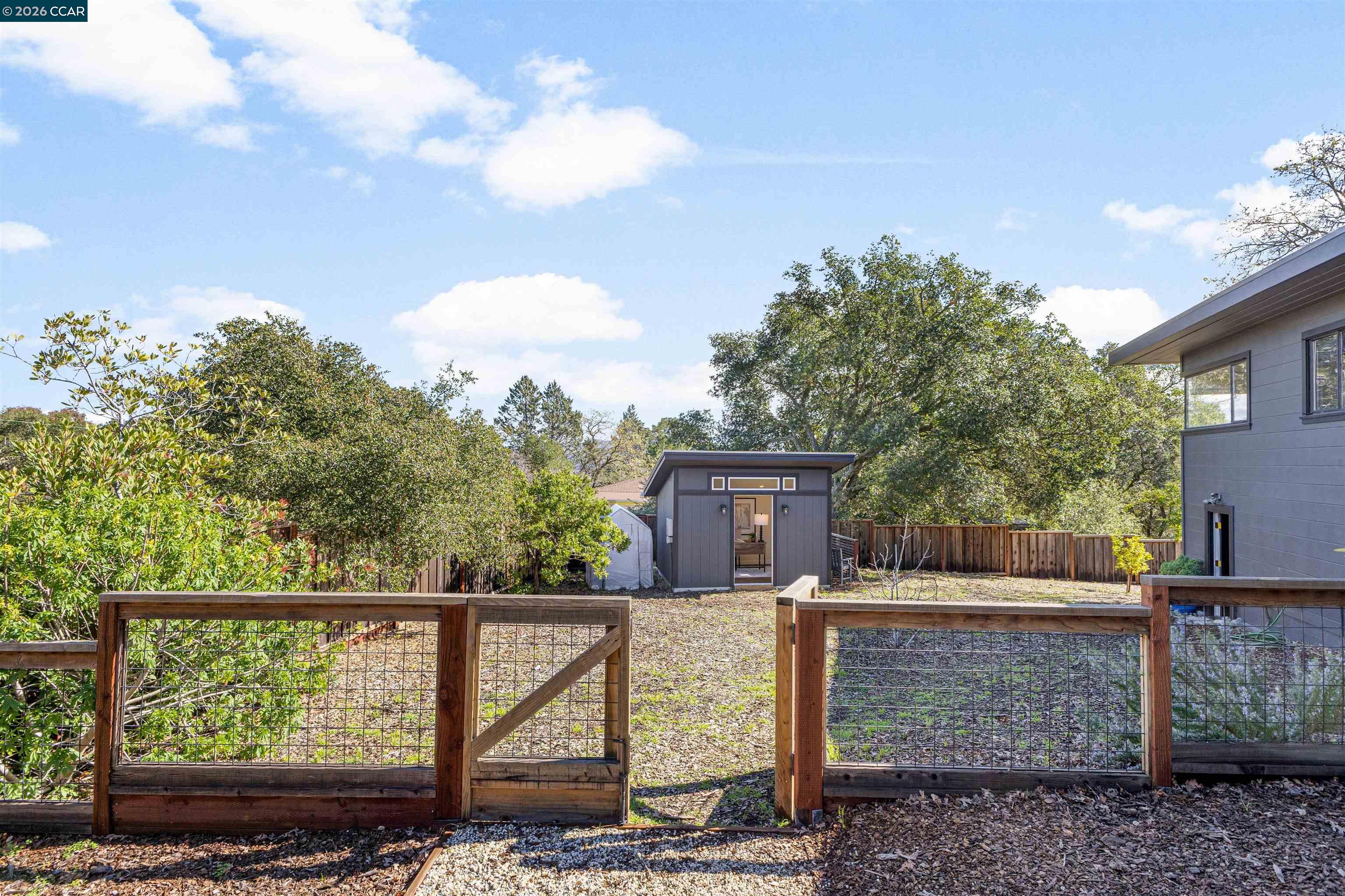 Detail Gallery Image 40 of 57 For 151 Montecito Crescent, Walnut Creek,  CA 94597 - 4 Beds | 3 Baths