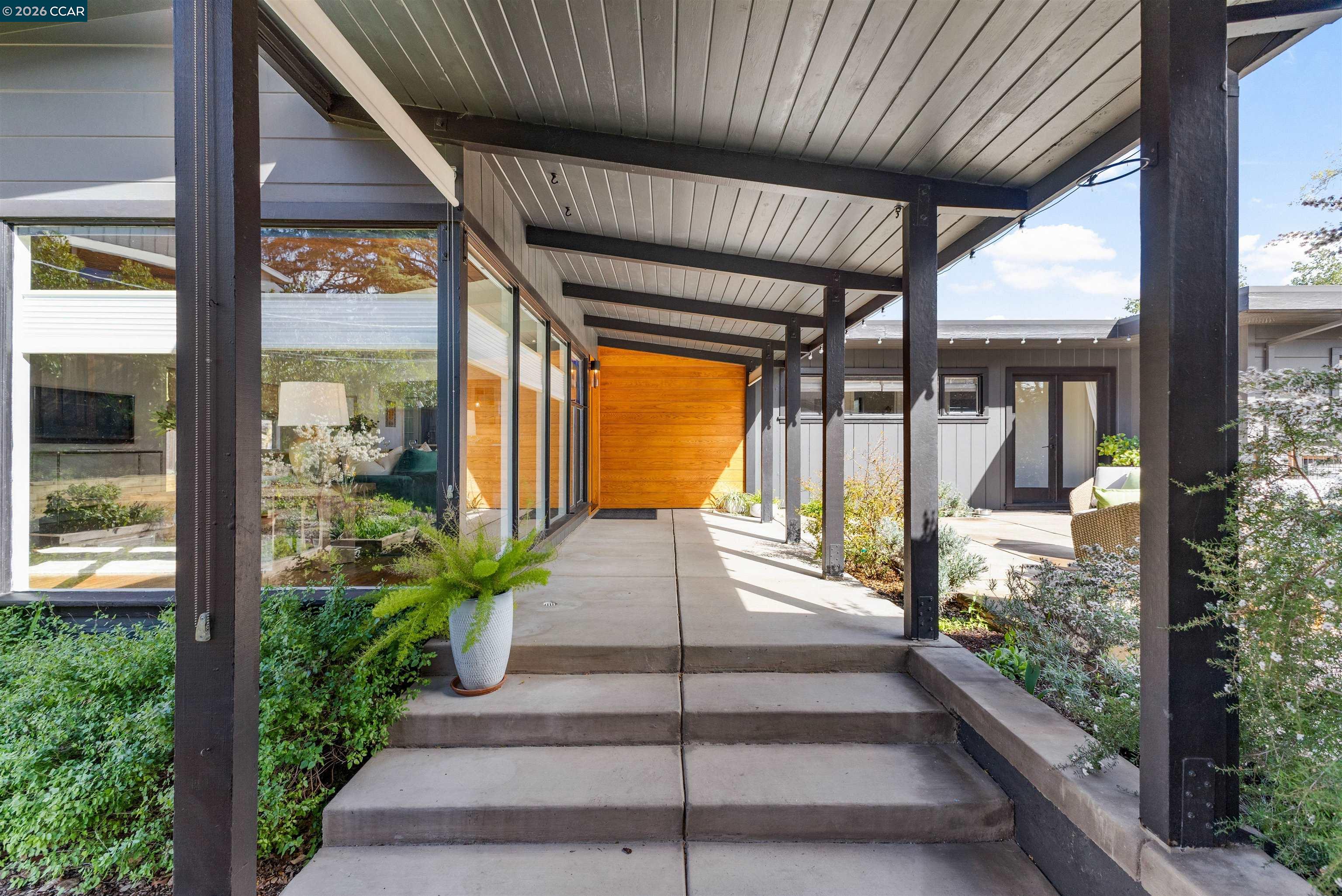 Detail Gallery Image 7 of 57 For 151 Montecito Crescent, Walnut Creek,  CA 94597 - 4 Beds | 3 Baths