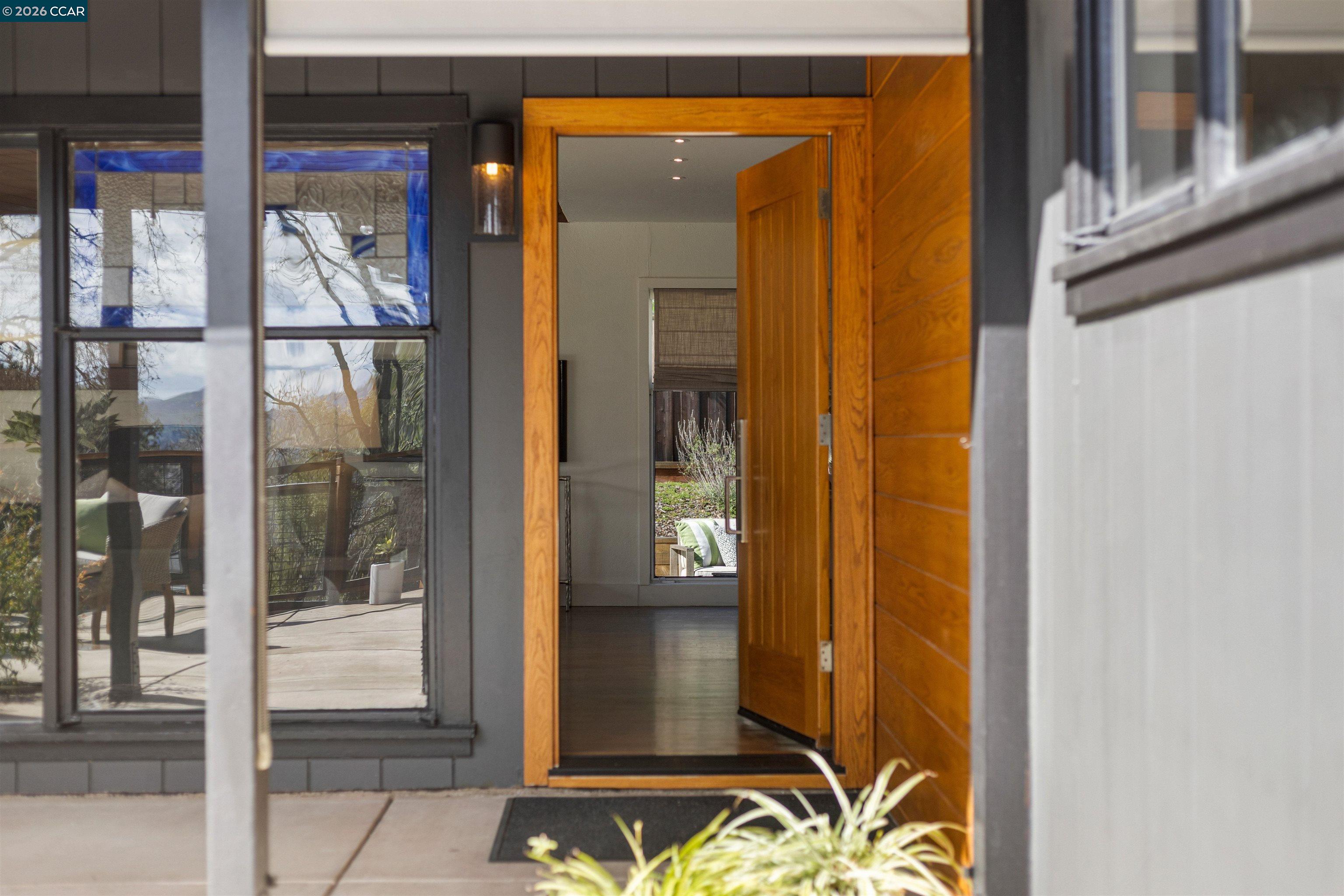 Detail Gallery Image 8 of 57 For 151 Montecito Crescent, Walnut Creek,  CA 94597 - 4 Beds | 3 Baths