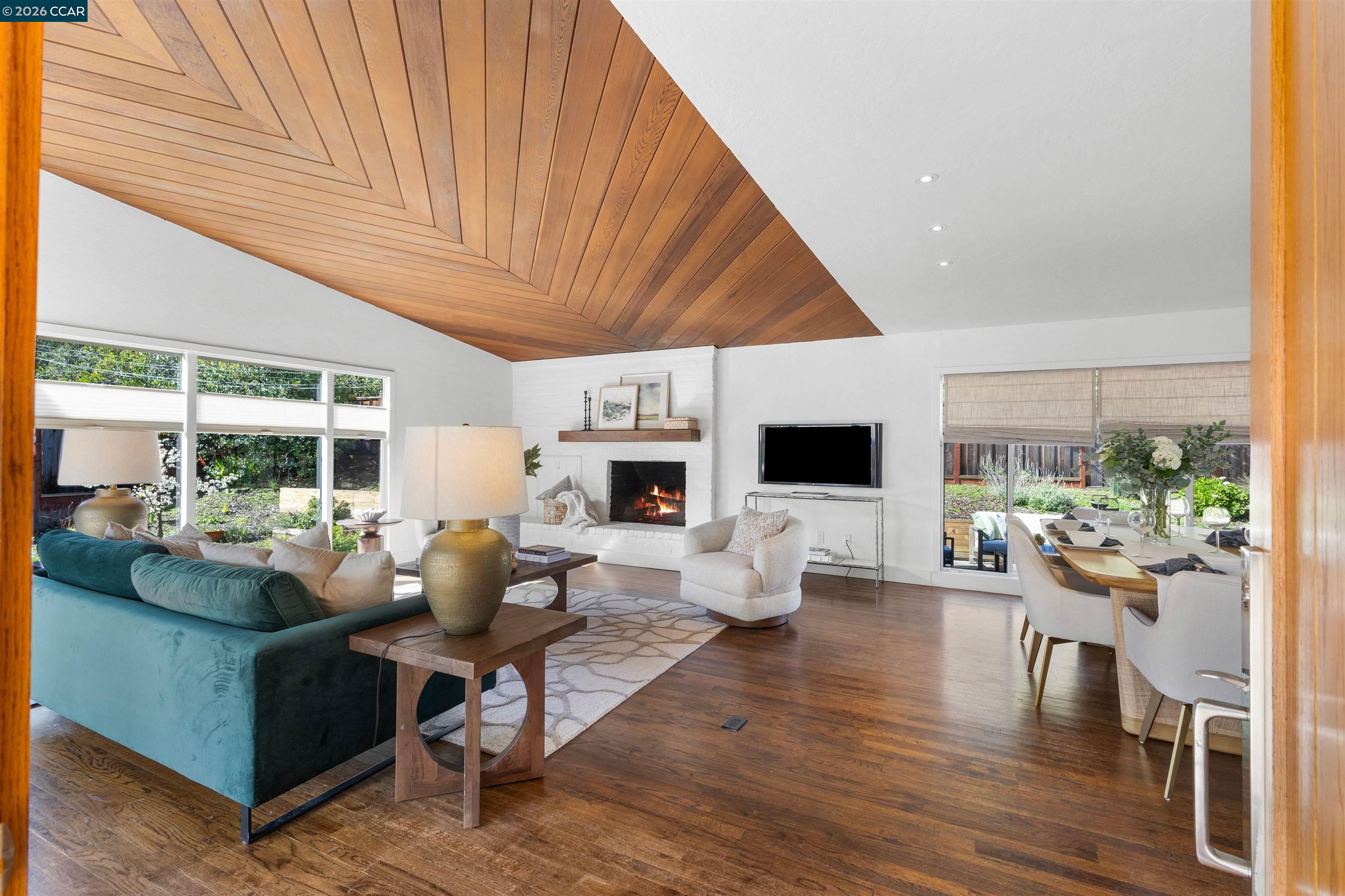 Detail Gallery Image 9 of 57 For 151 Montecito Crescent, Walnut Creek,  CA 94597 - 4 Beds | 3 Baths