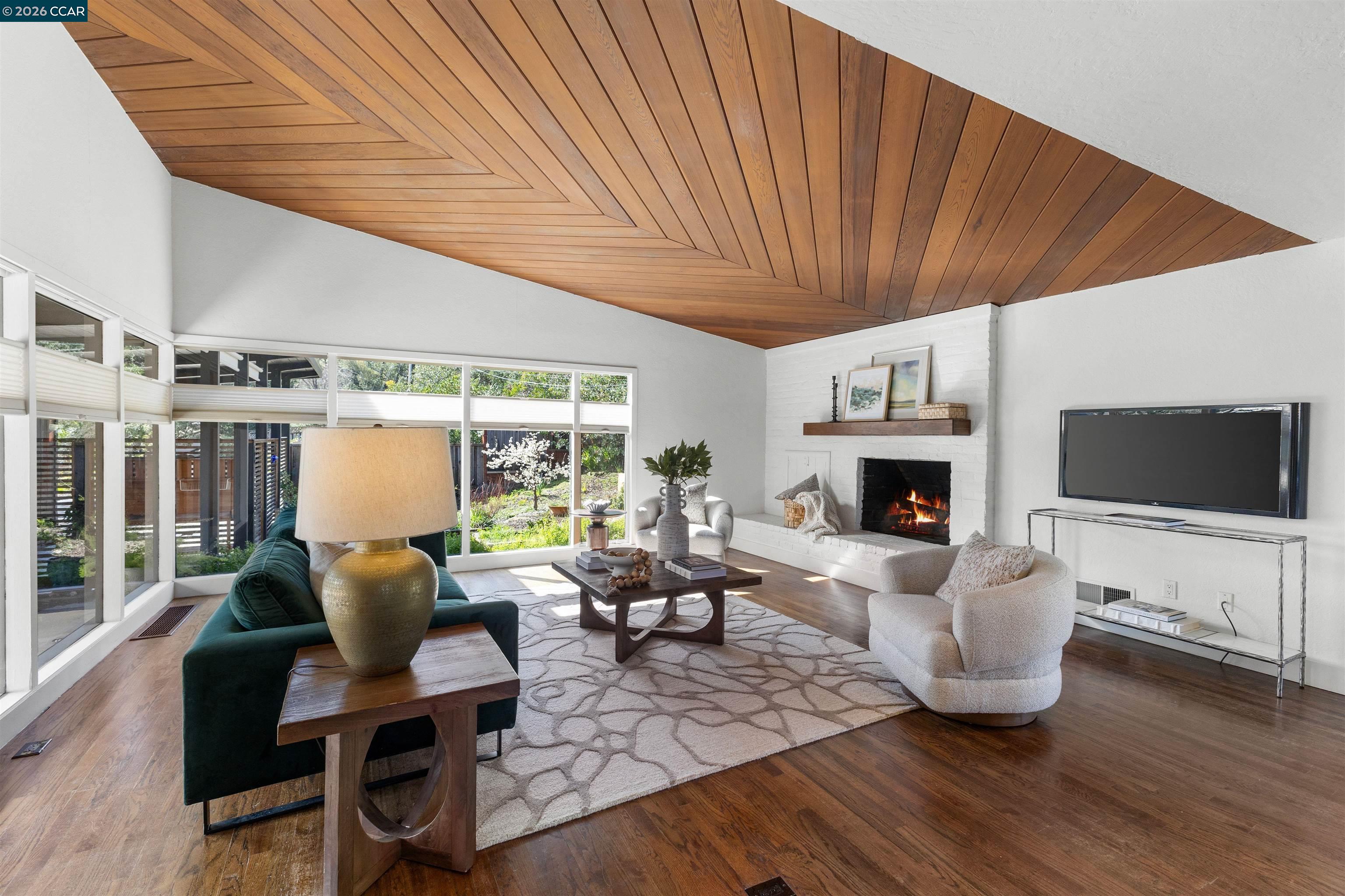 Detail Gallery Image 10 of 57 For 151 Montecito Crescent, Walnut Creek,  CA 94597 - 4 Beds | 3 Baths