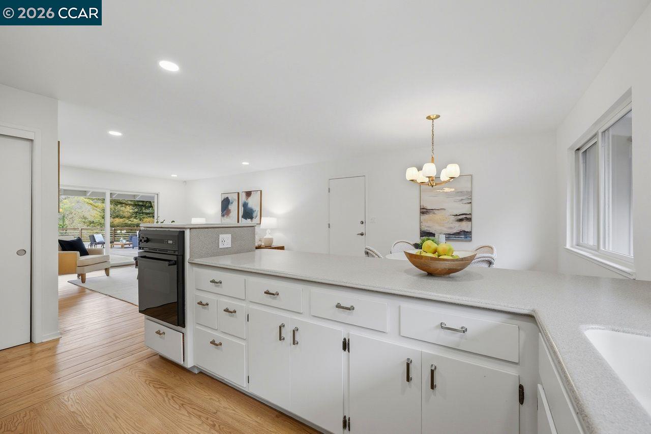 Detail Gallery Image 14 of 56 For 3927 Woodside Ct, Lafayette,  CA 94549 - 4 Beds | 2 Baths