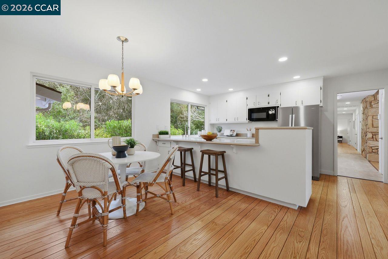 Detail Gallery Image 15 of 56 For 3927 Woodside Ct, Lafayette,  CA 94549 - 4 Beds | 2 Baths