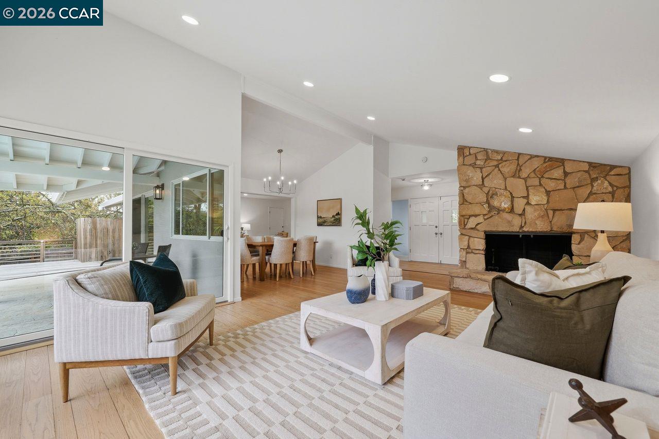 Detail Gallery Image 4 of 56 For 3927 Woodside Ct, Lafayette,  CA 94549 - 4 Beds | 2 Baths