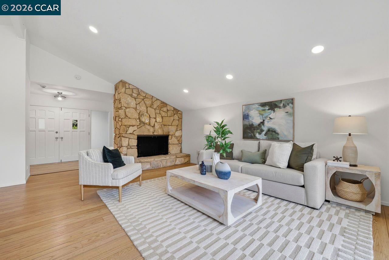 Detail Gallery Image 5 of 56 For 3927 Woodside Ct, Lafayette,  CA 94549 - 4 Beds | 2 Baths