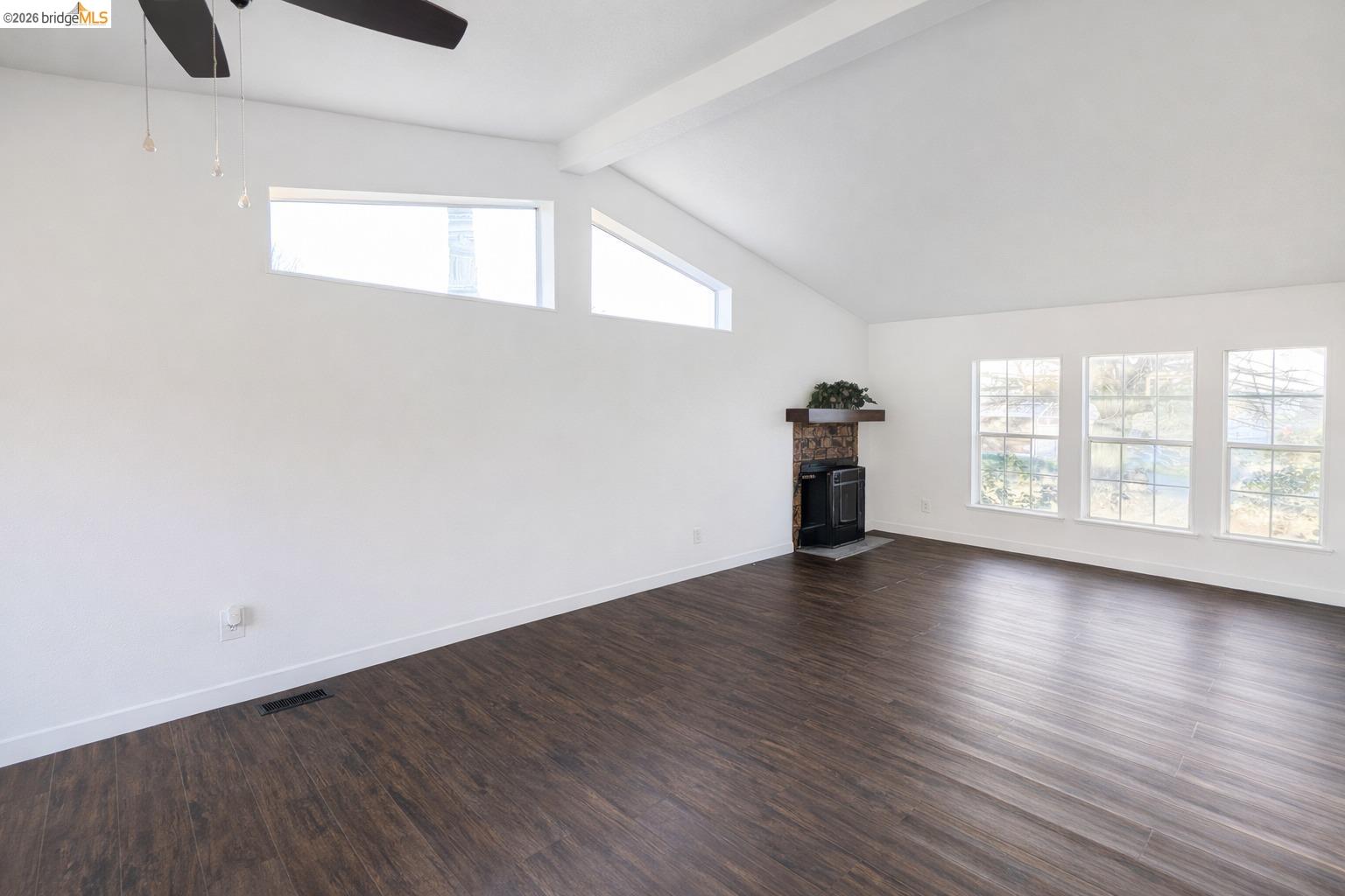 Detail Gallery Image 13 of 19 For 343 Deer Field Cir, Copperopolis,  CA 95228 - 4 Beds | 2 Baths