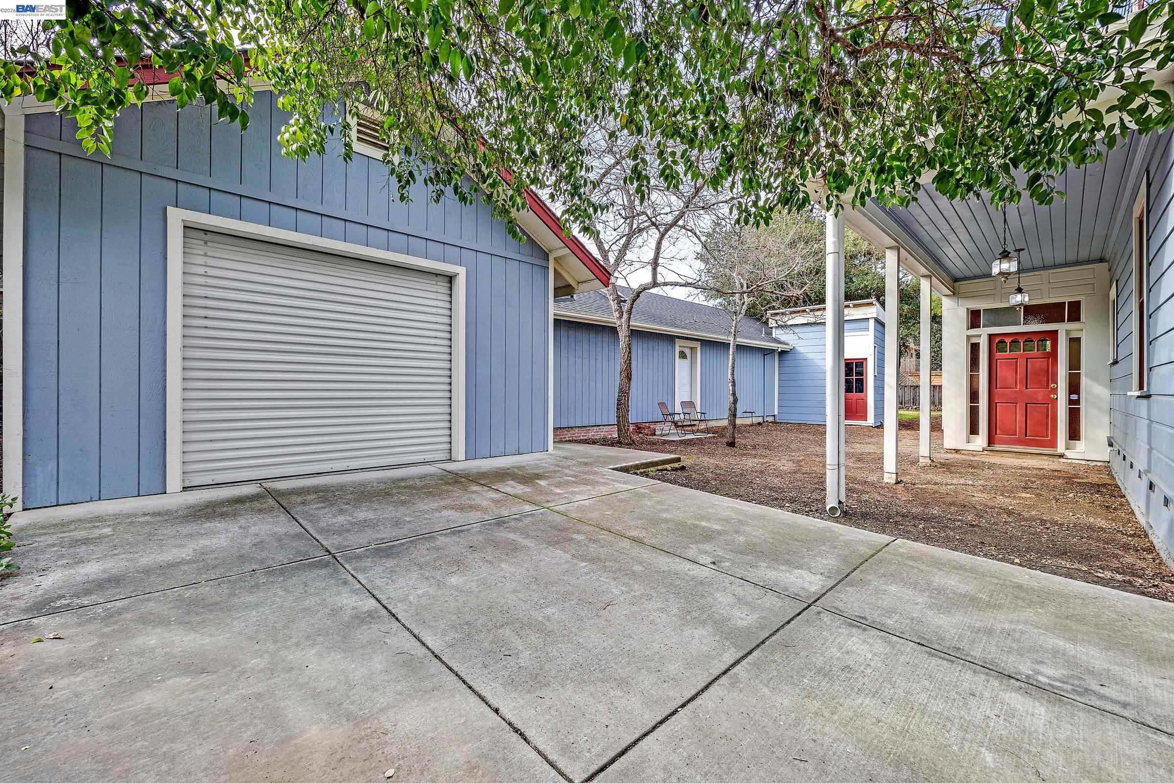 Detail Gallery Image 26 of 48 For 2211 College Avenue, Livermore,  CA 94550 - 6 Beds | 3/1 Baths