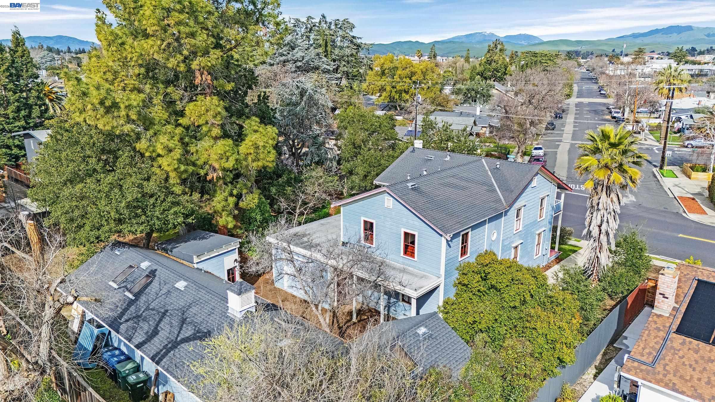 Detail Gallery Image 38 of 48 For 2211 College Avenue, Livermore,  CA 94550 - 6 Beds | 3/1 Baths