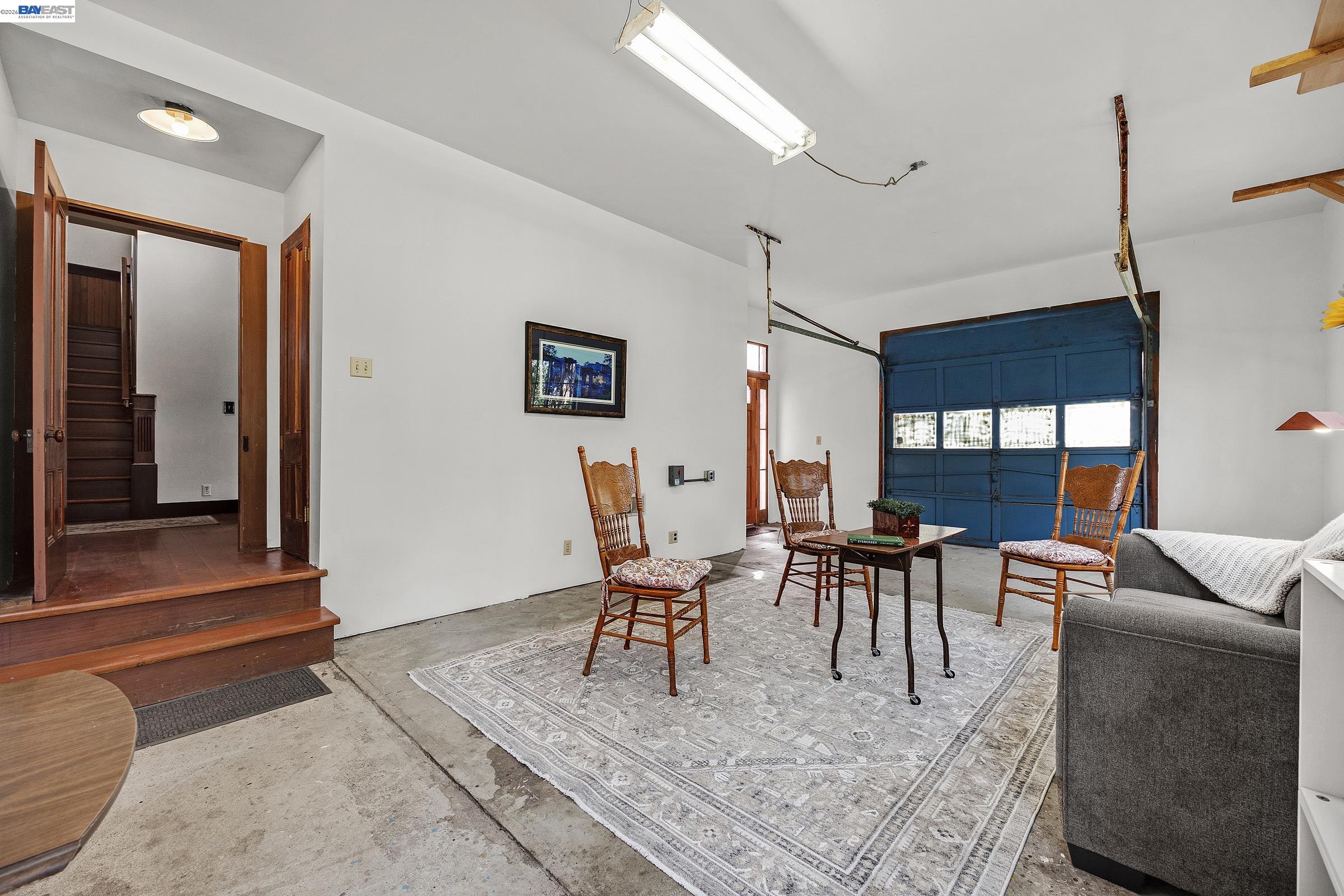 Detail Gallery Image 10 of 48 For 2211 College Avenue, Livermore,  CA 94550 - 6 Beds | 3/1 Baths