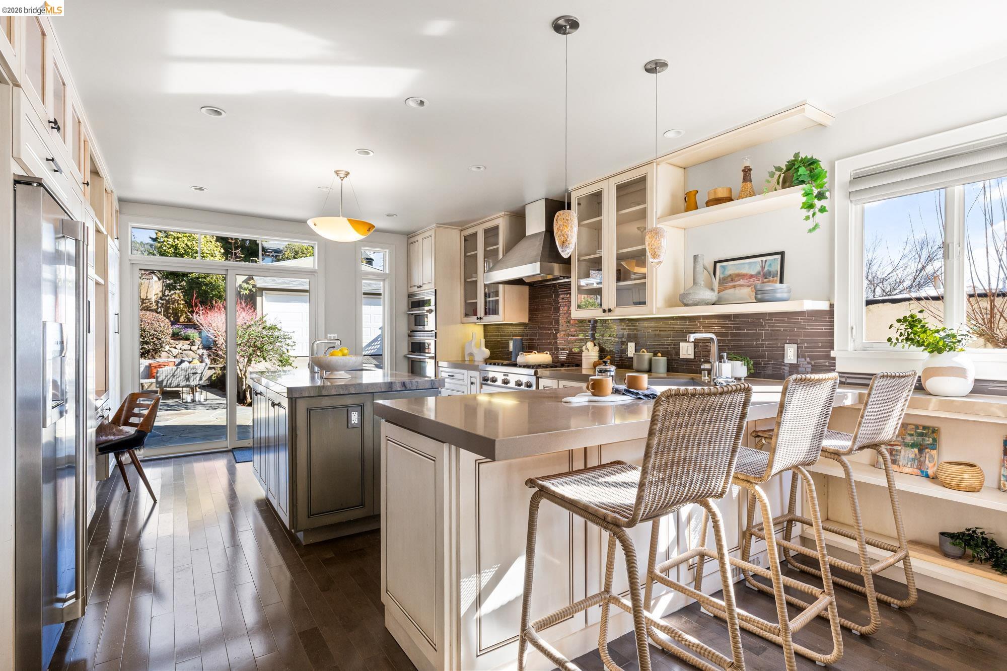 Detail Gallery Image 13 of 60 For 4452 Davenport Ave, Oakland,  CA 94619 - 4 Beds | 4 Baths