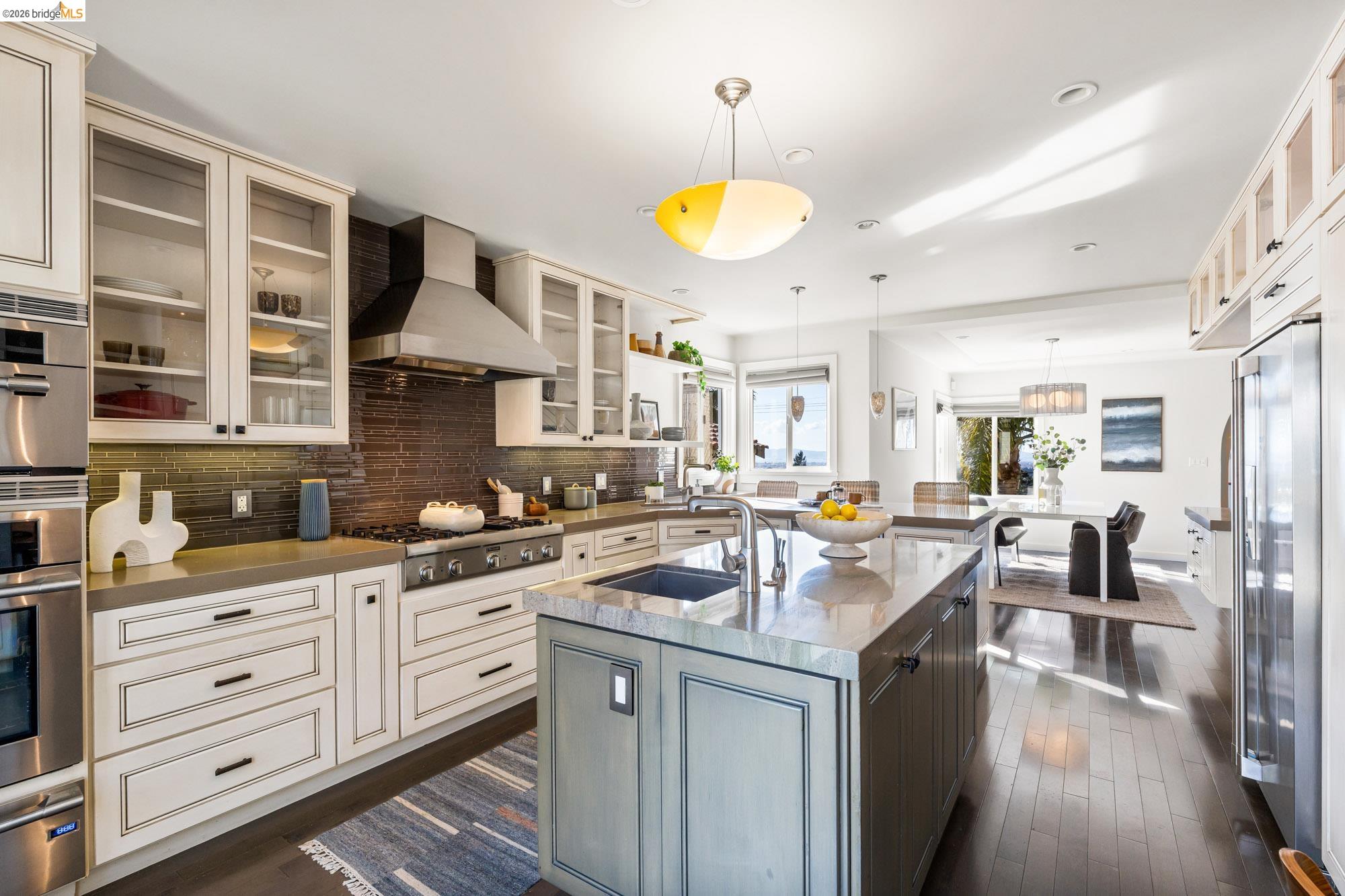 Detail Gallery Image 15 of 60 For 4452 Davenport Ave, Oakland,  CA 94619 - 4 Beds | 4 Baths