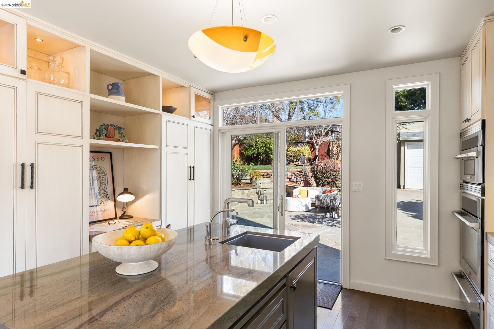 Detail Gallery Image 18 of 60 For 4452 Davenport Ave, Oakland,  CA 94619 - 4 Beds | 4 Baths