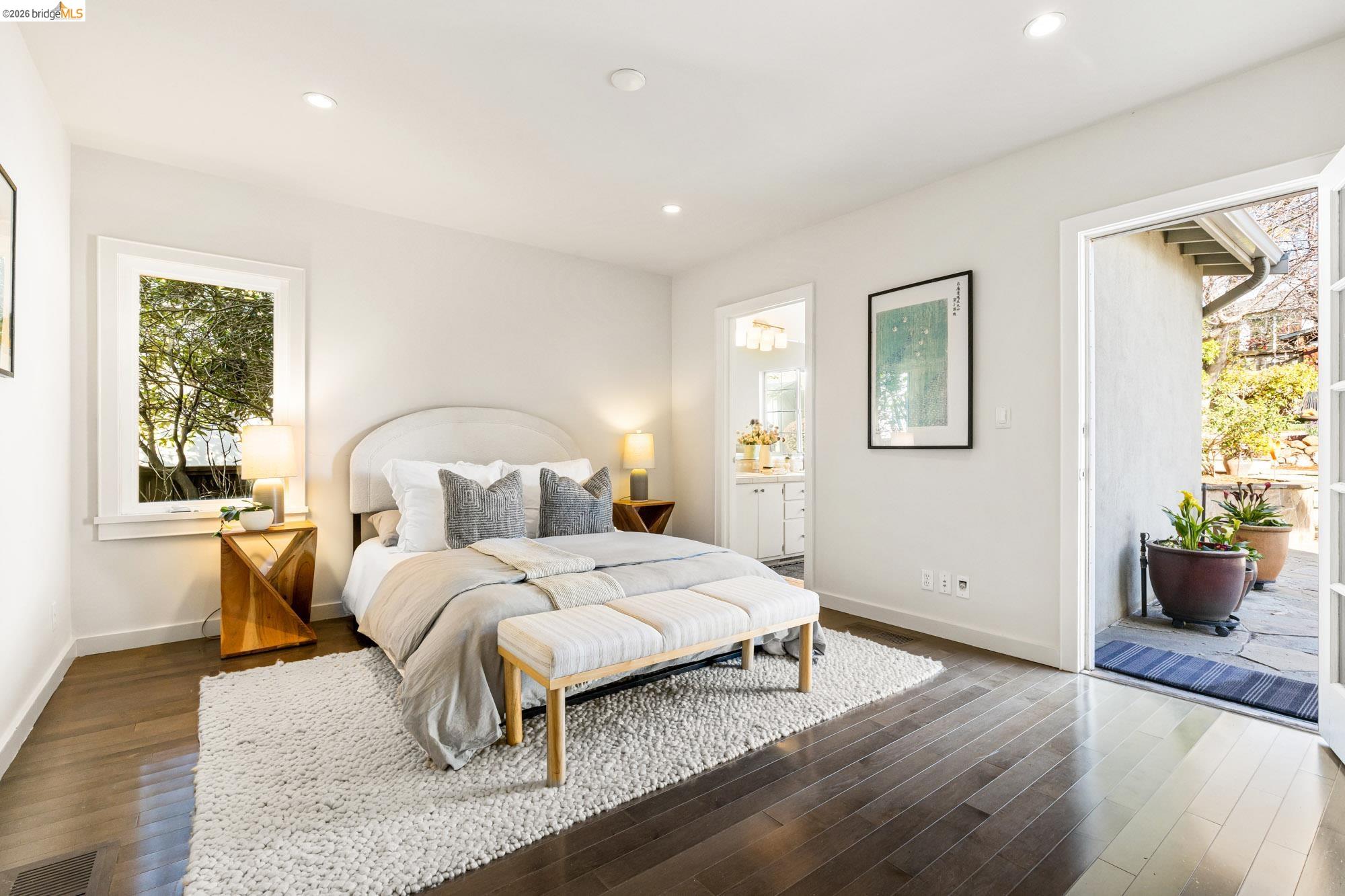 Detail Gallery Image 25 of 60 For 4452 Davenport Ave, Oakland,  CA 94619 - 4 Beds | 4 Baths