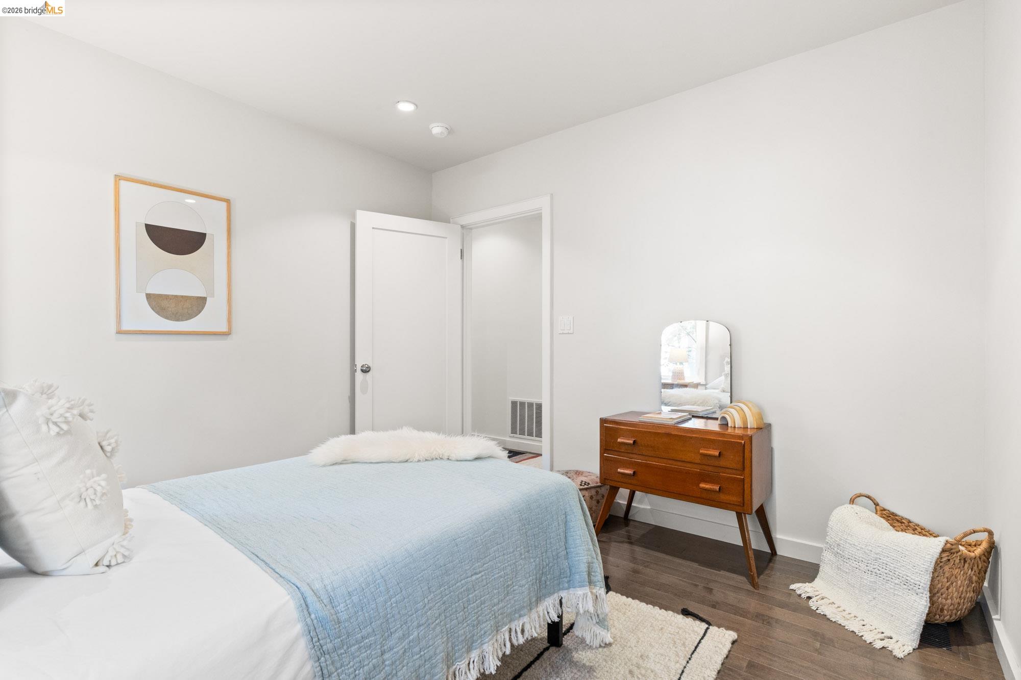 Detail Gallery Image 29 of 60 For 4452 Davenport Ave, Oakland,  CA 94619 - 4 Beds | 4 Baths