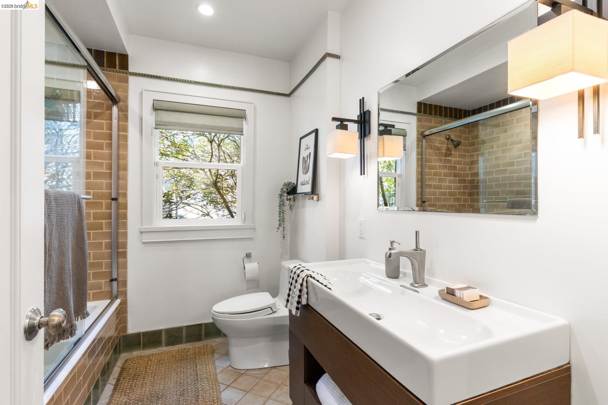 Detail Gallery Image 30 of 60 For 4452 Davenport Ave, Oakland,  CA 94619 - 4 Beds | 4 Baths