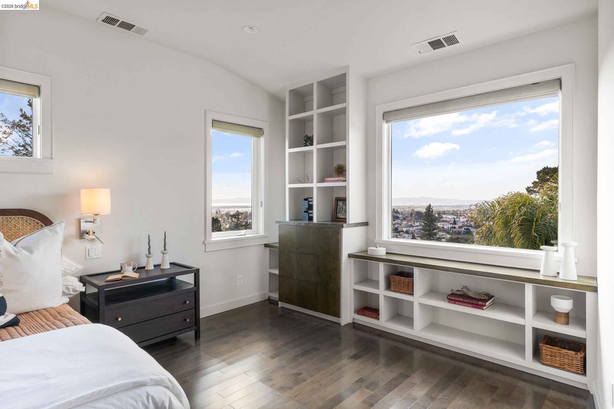 Detail Gallery Image 37 of 60 For 4452 Davenport Ave, Oakland,  CA 94619 - 4 Beds | 4 Baths