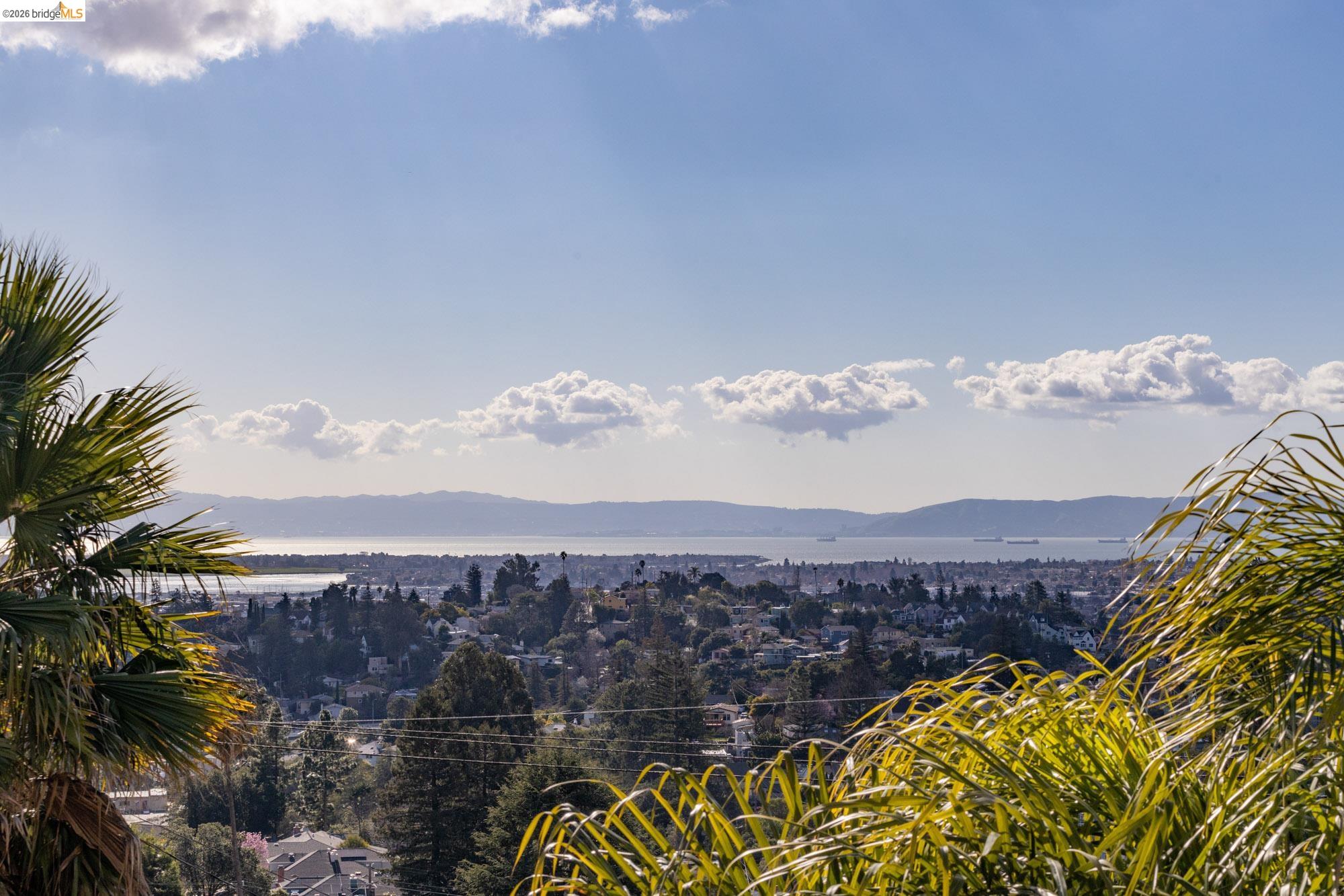 Detail Gallery Image 38 of 60 For 4452 Davenport Ave, Oakland,  CA 94619 - 4 Beds | 4 Baths