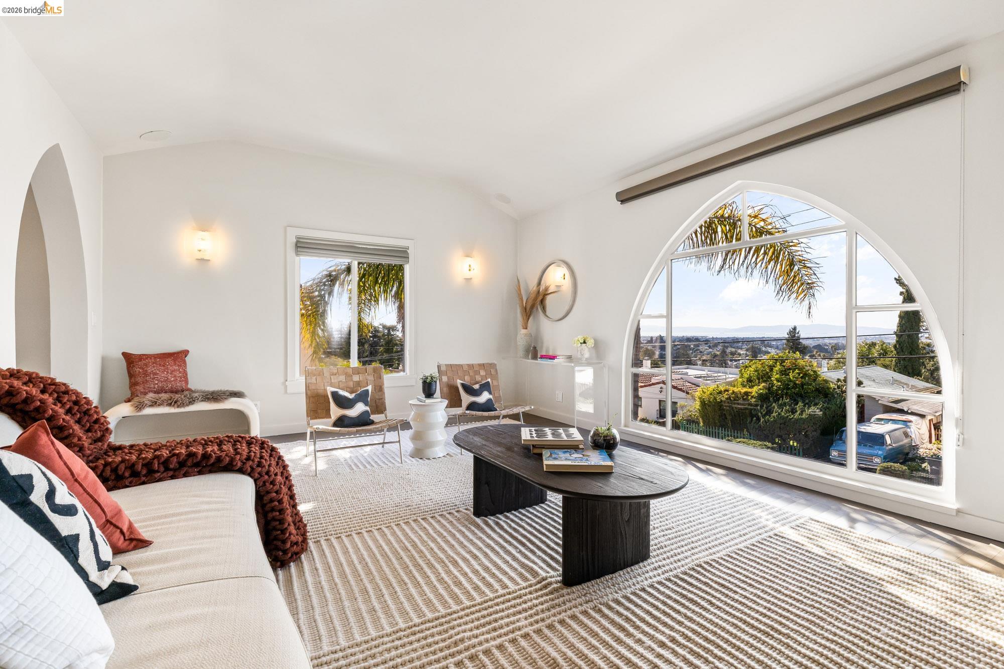 Detail Gallery Image 5 of 60 For 4452 Davenport Ave, Oakland,  CA 94619 - 4 Beds | 4 Baths