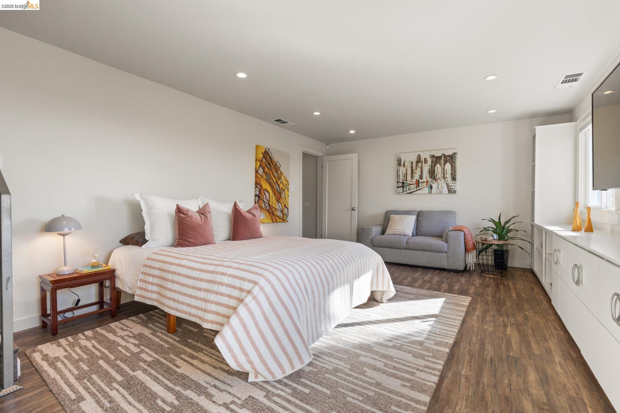 Detail Gallery Image 42 of 60 For 4452 Davenport Ave, Oakland,  CA 94619 - 4 Beds | 4 Baths