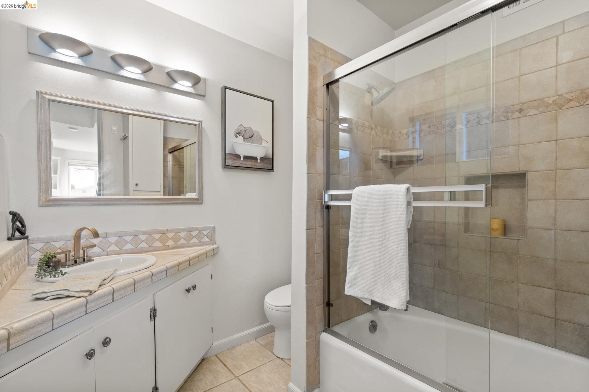 Detail Gallery Image 45 of 60 For 4452 Davenport Ave, Oakland,  CA 94619 - 4 Beds | 4 Baths