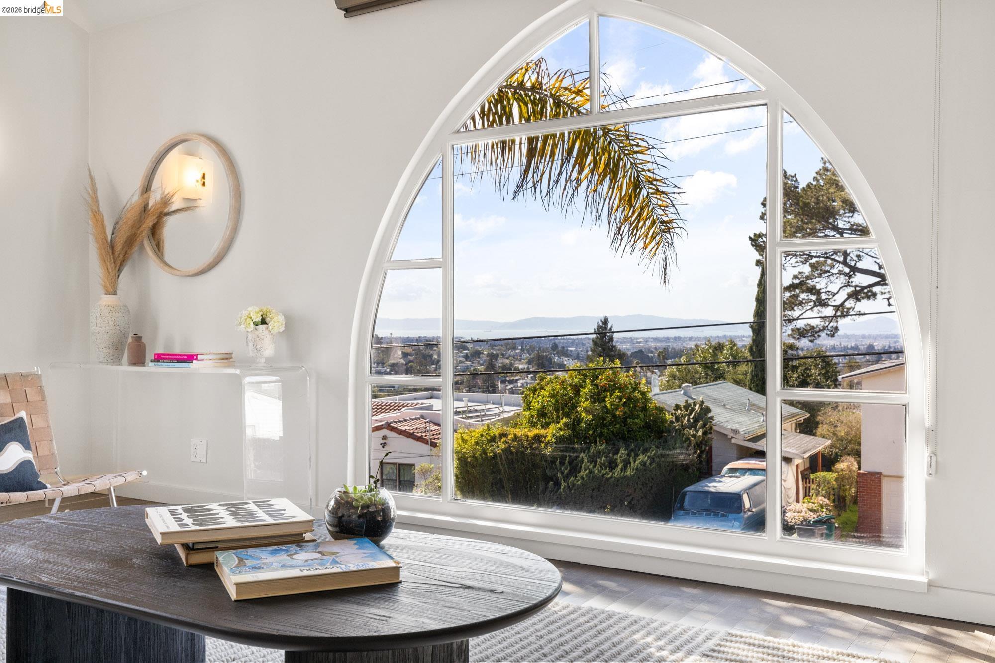 Detail Gallery Image 6 of 60 For 4452 Davenport Ave, Oakland,  CA 94619 - 4 Beds | 4 Baths