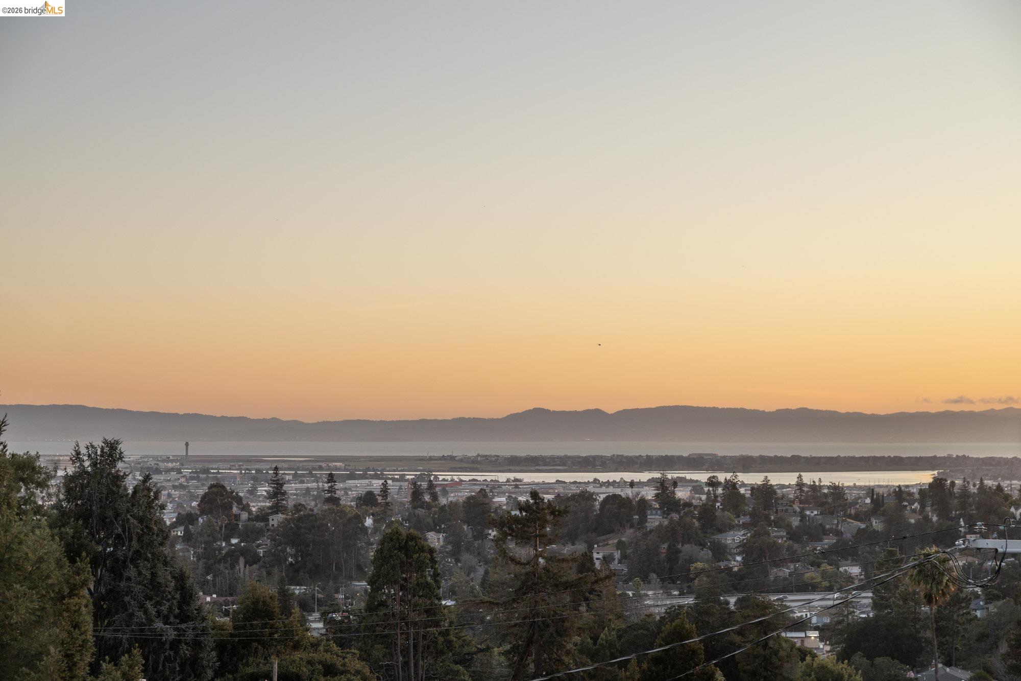 Detail Gallery Image 51 of 60 For 4452 Davenport Ave, Oakland,  CA 94619 - 4 Beds | 4 Baths