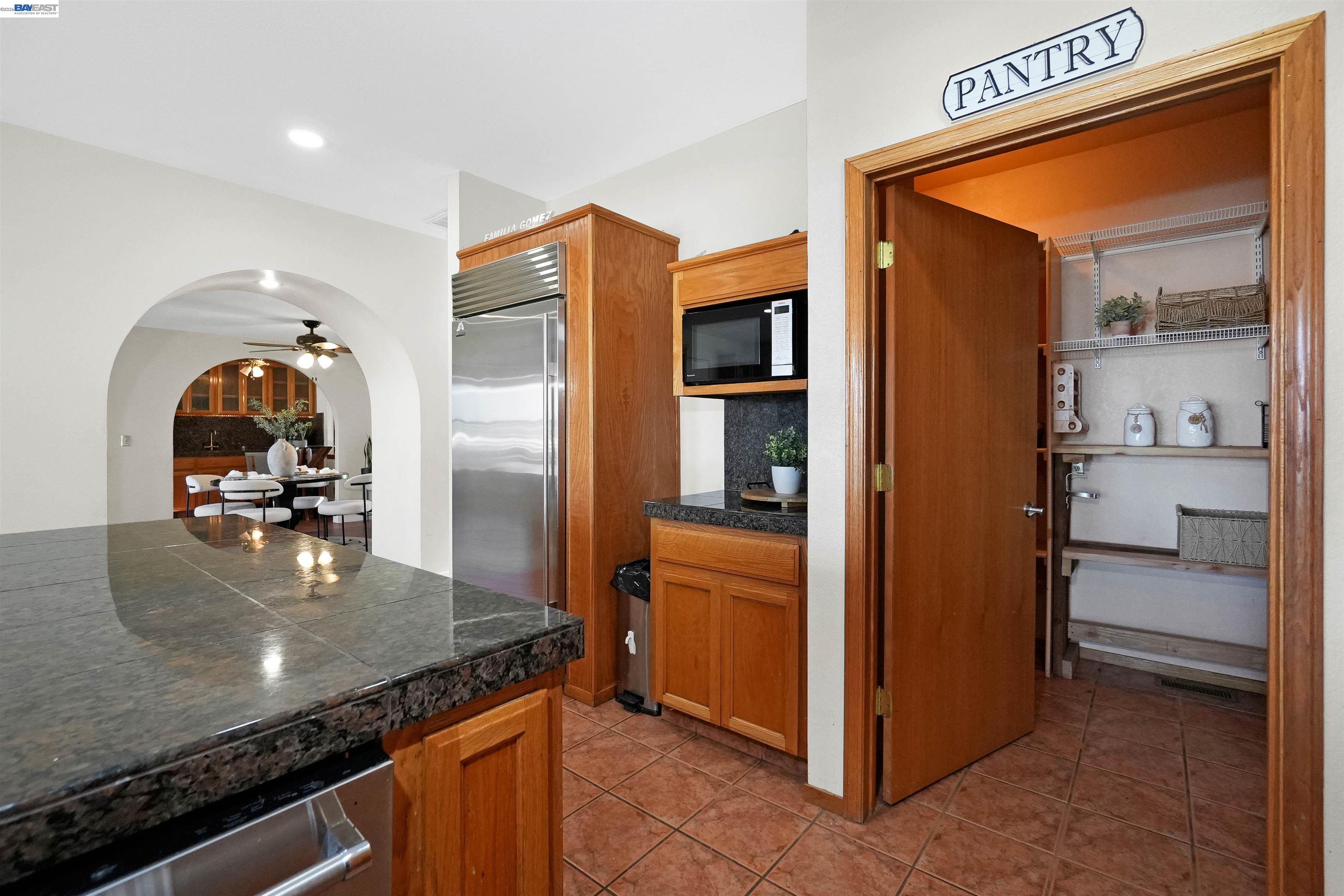 Detail Gallery Image 11 of 49 For 15948 Redondo Dr, Tracy,  CA 95304 - 3 Beds | 2 Baths