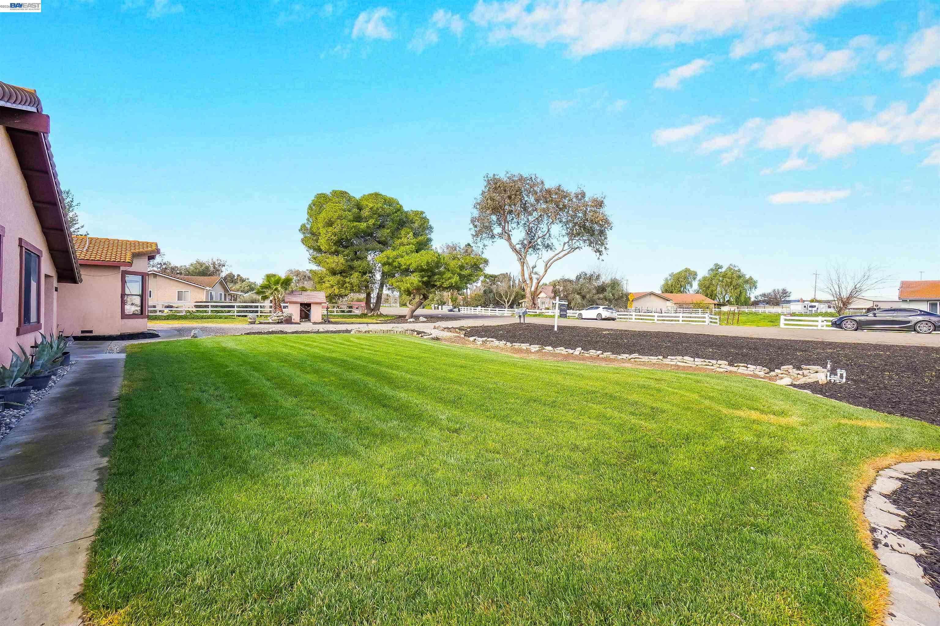 Detail Gallery Image 4 of 49 For 15948 Redondo Dr, Tracy,  CA 95304 - 3 Beds | 2 Baths