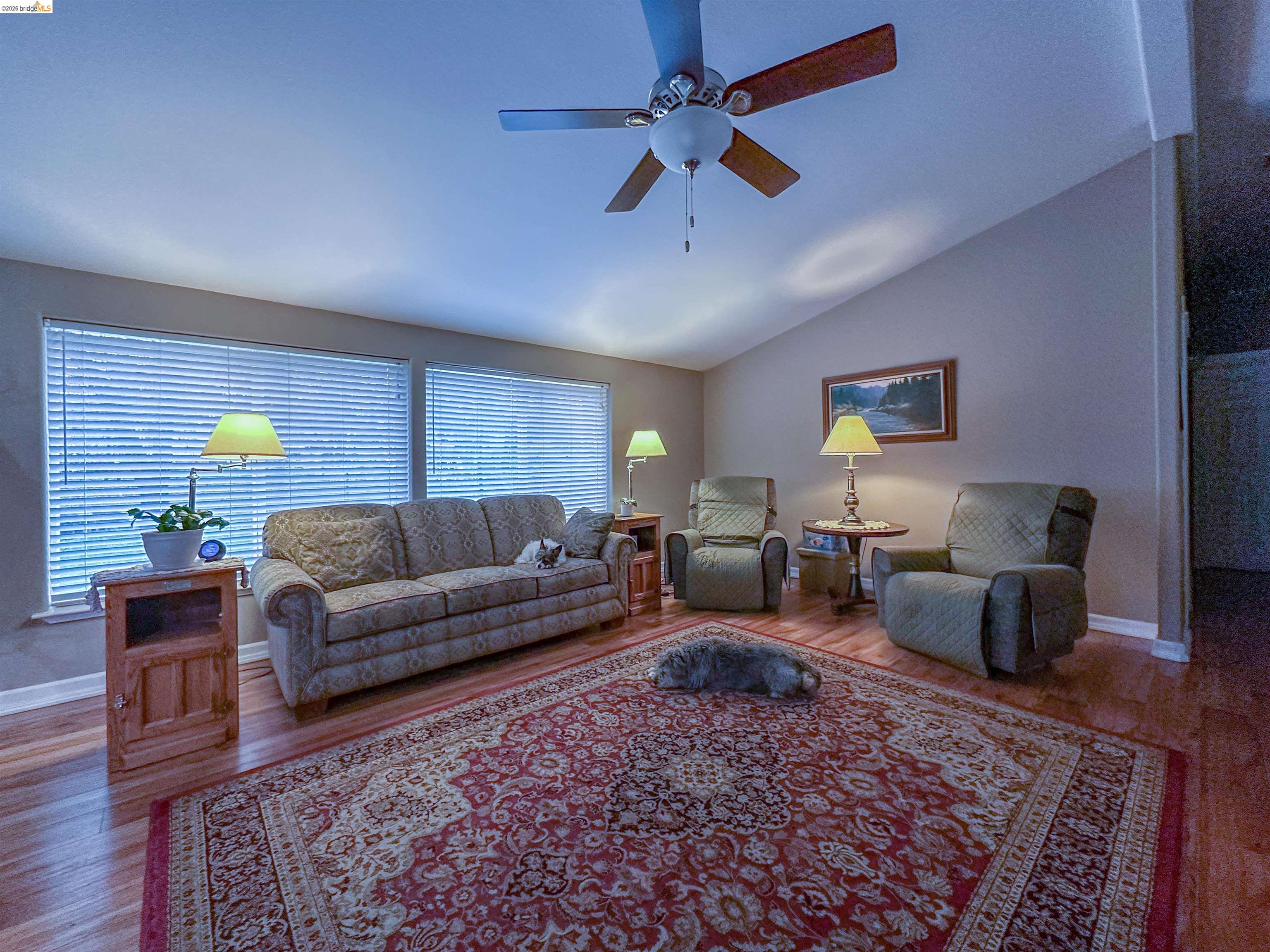 Detail Gallery Image 2 of 30 For 18081 Box Factory Rd, Tuolumne,  CA 95379 - 4 Beds | 3/1 Baths