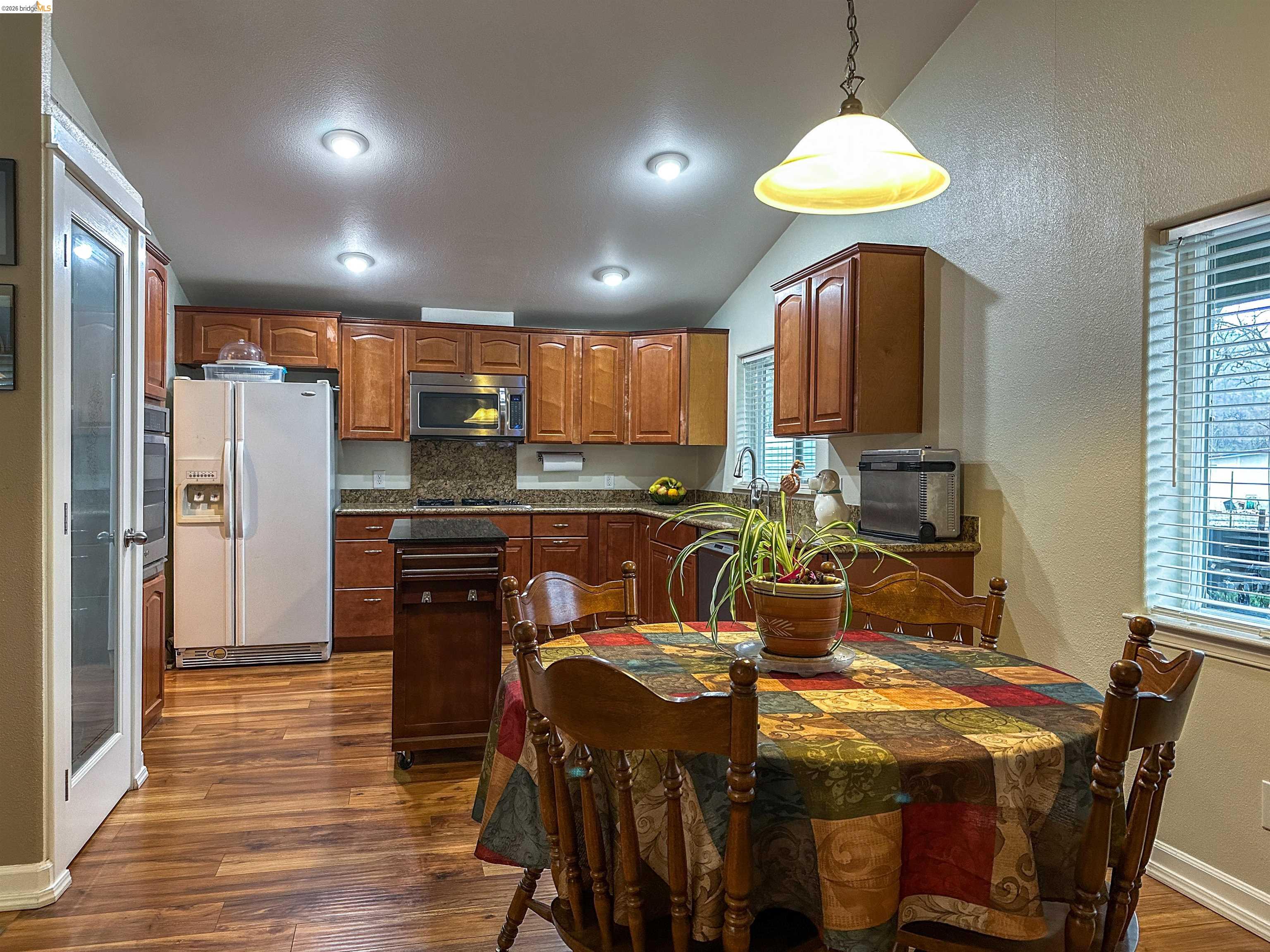 Detail Gallery Image 3 of 30 For 18081 Box Factory Rd, Tuolumne,  CA 95379 - 4 Beds | 3/1 Baths