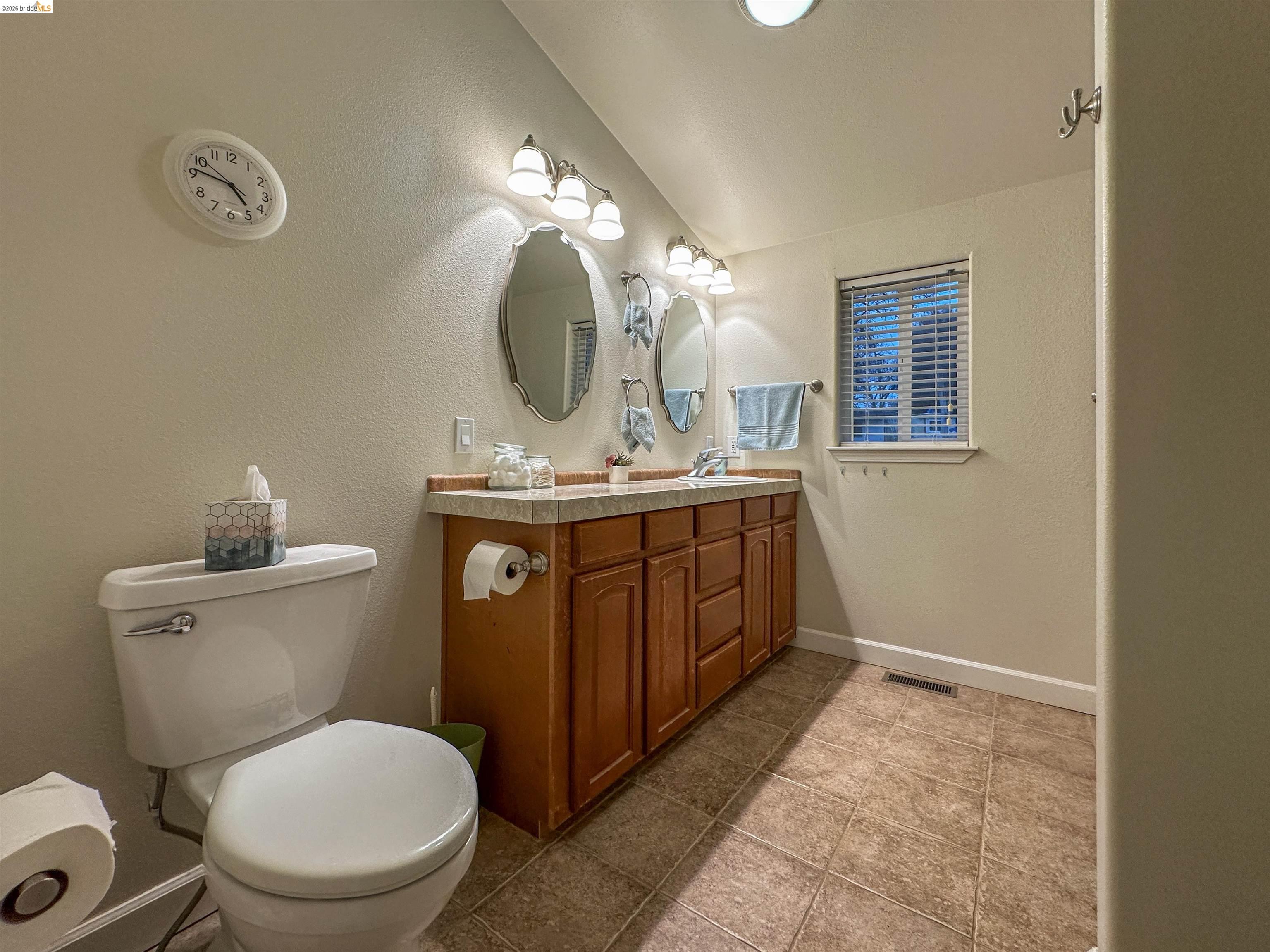 Detail Gallery Image 7 of 30 For 18081 Box Factory Rd, Tuolumne,  CA 95379 - 4 Beds | 3/1 Baths