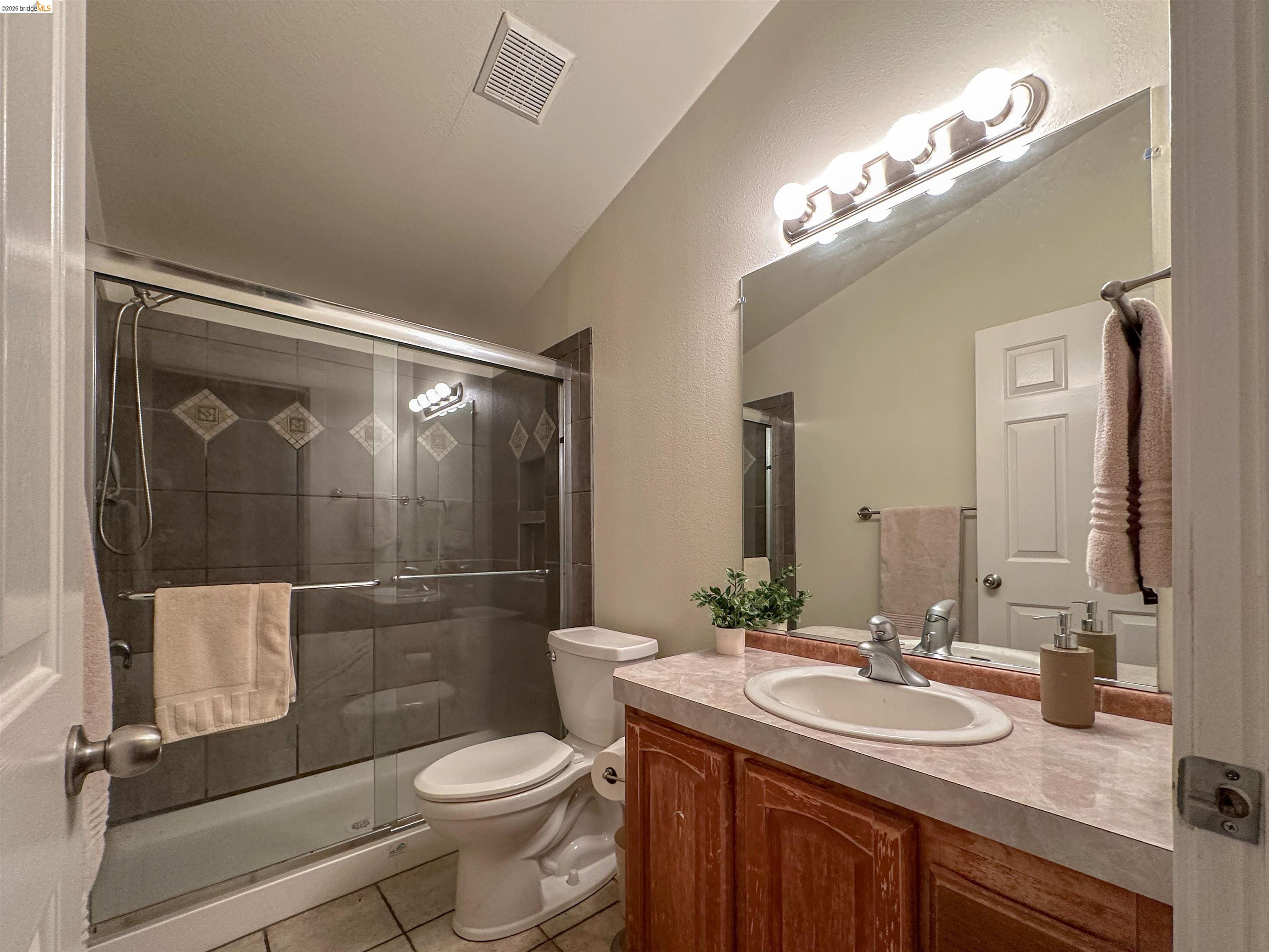 Detail Gallery Image 9 of 30 For 18081 Box Factory Rd, Tuolumne,  CA 95379 - 4 Beds | 3/1 Baths