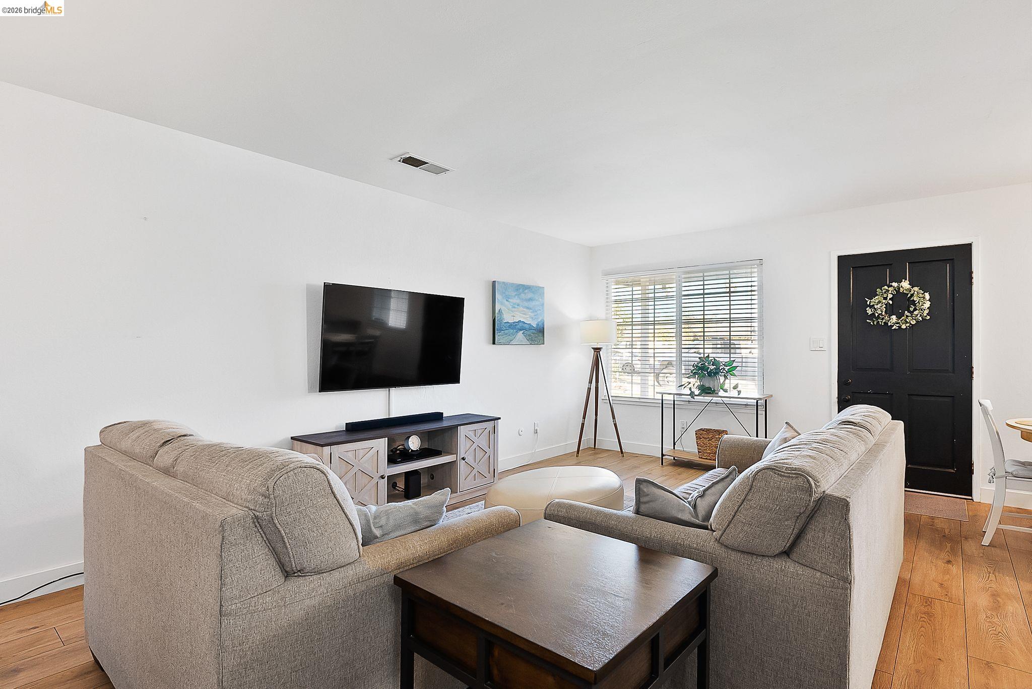 Detail Gallery Image 8 of 34 For 4855 Edgewood Ct, Oakley,  CA 94561 - 2 Beds | 1 Baths