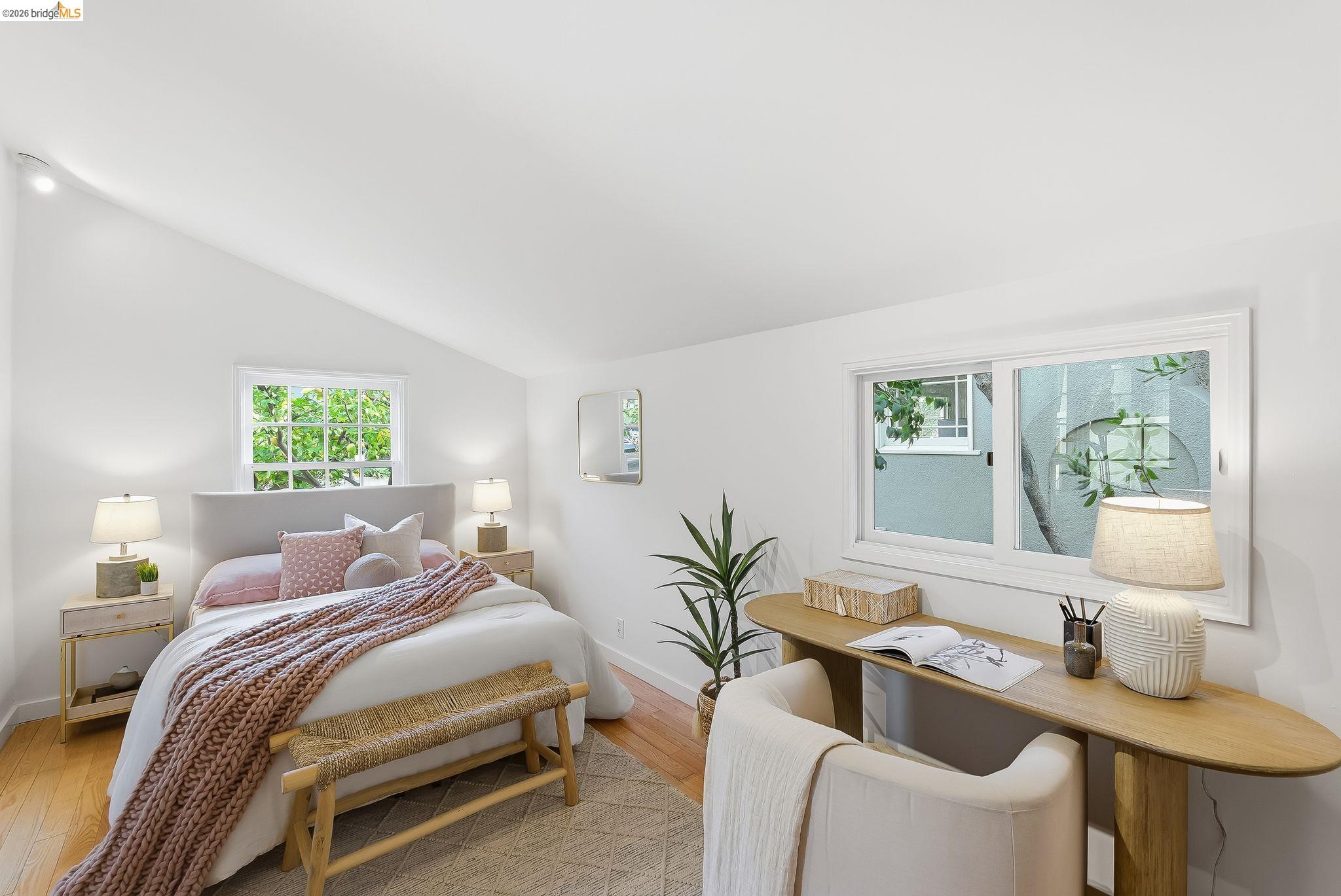 Detail Gallery Image 11 of 40 For 4061 Whittle Ave, Oakland,  CA 94602 - 2 Beds | 1 Baths