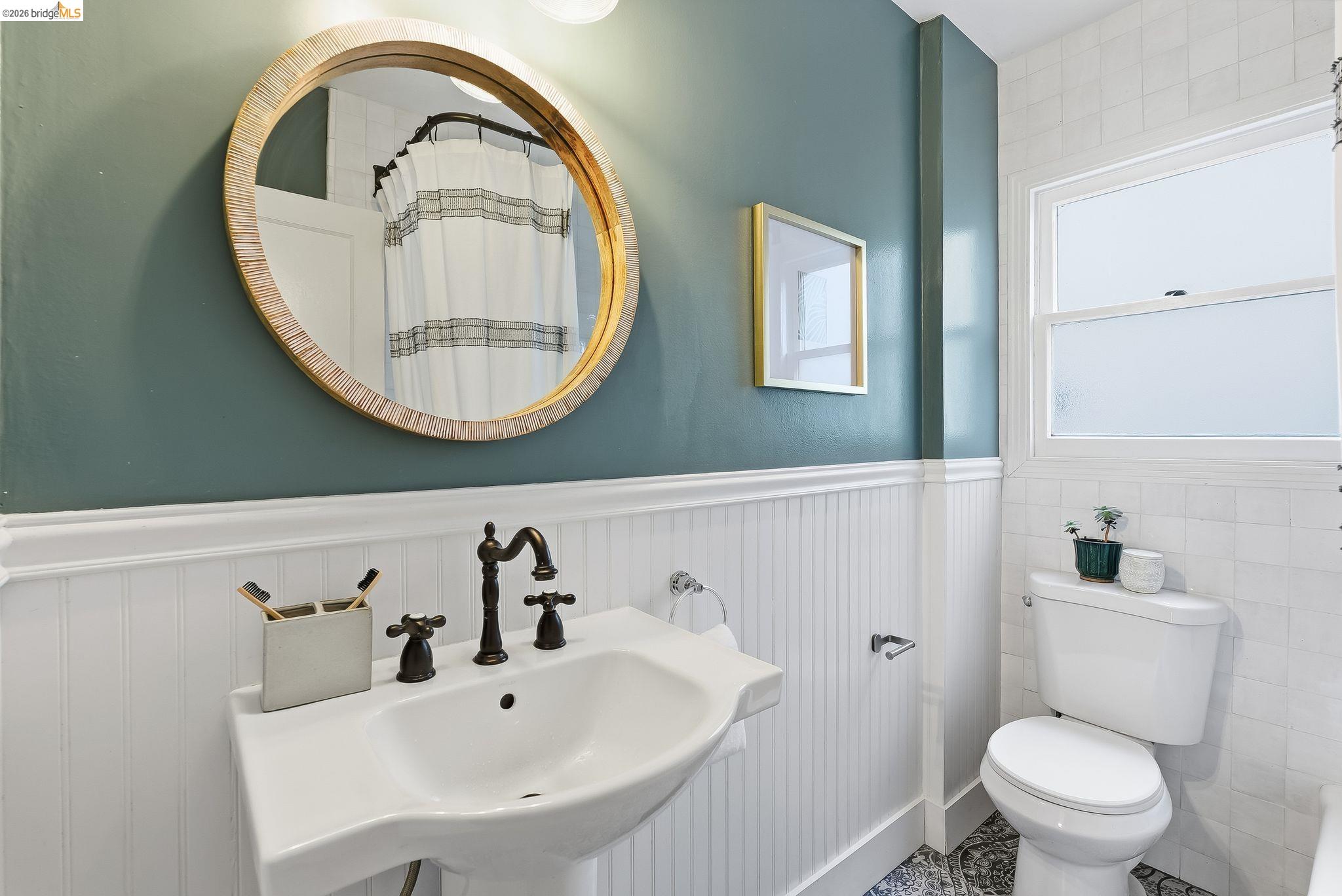 Detail Gallery Image 14 of 40 For 4061 Whittle Ave, Oakland,  CA 94602 - 2 Beds | 1 Baths