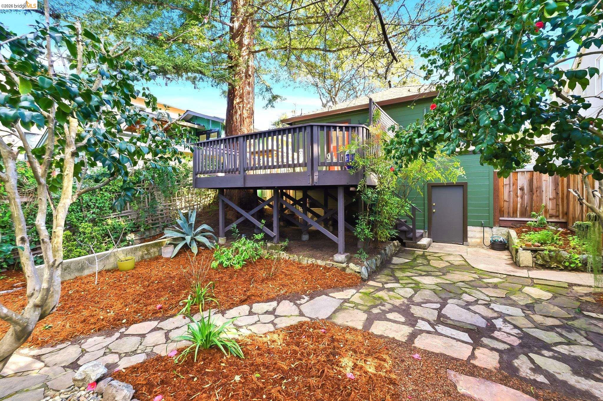 Detail Gallery Image 31 of 40 For 4061 Whittle Ave, Oakland,  CA 94602 - 2 Beds | 1 Baths