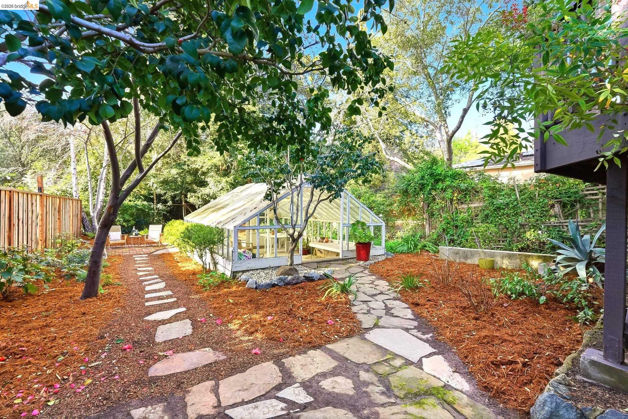 Detail Gallery Image 32 of 40 For 4061 Whittle Ave, Oakland,  CA 94602 - 2 Beds | 1 Baths