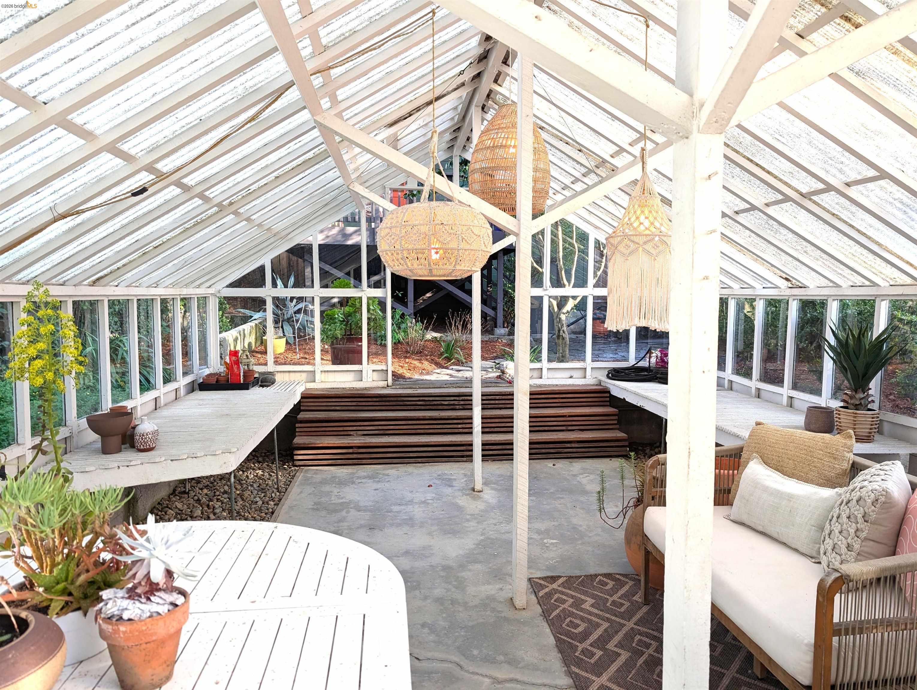 Detail Gallery Image 36 of 40 For 4061 Whittle Ave, Oakland,  CA 94602 - 2 Beds | 1 Baths