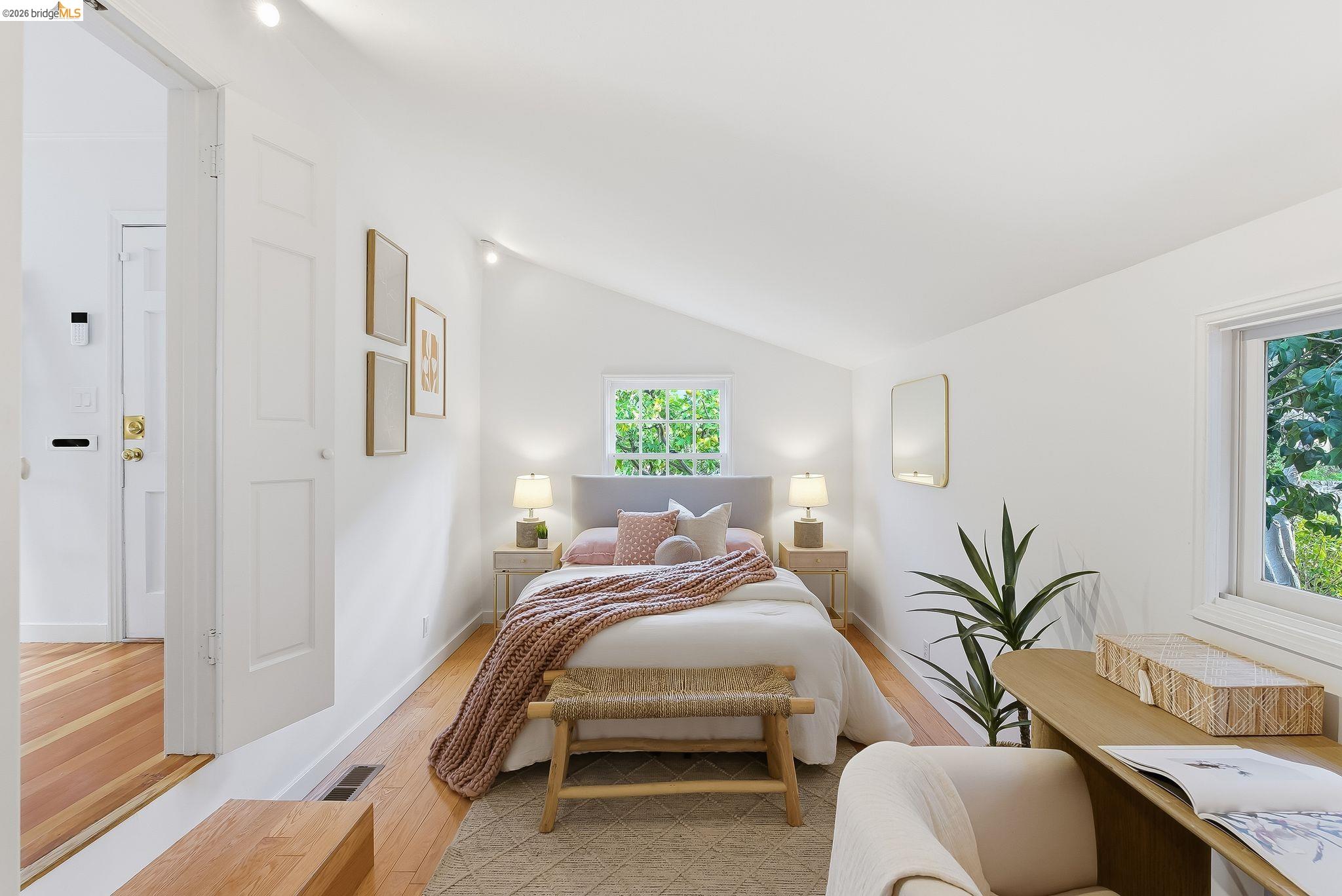 Detail Gallery Image 10 of 40 For 4061 Whittle Ave, Oakland,  CA 94602 - 2 Beds | 1 Baths