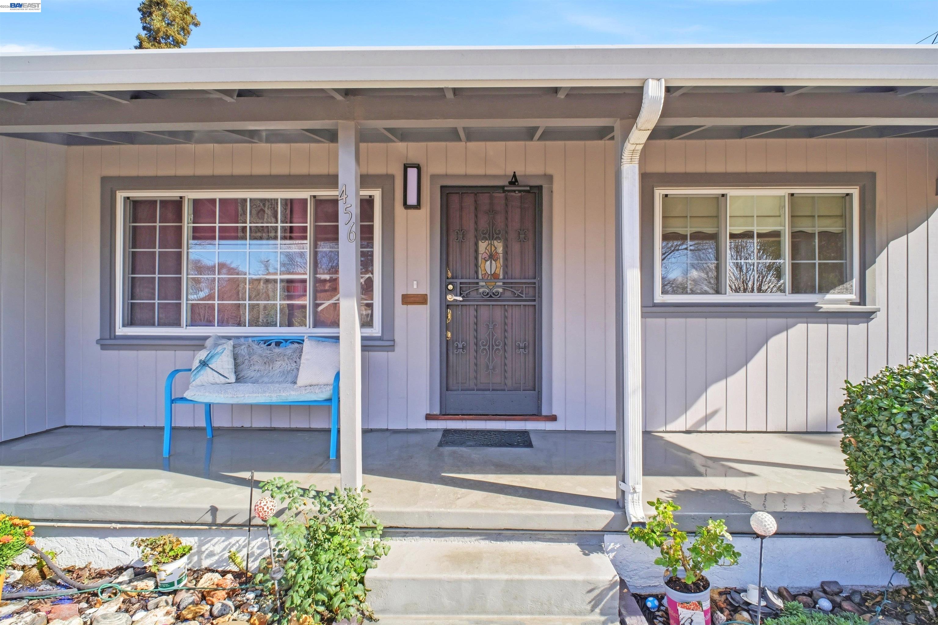 Detail Gallery Image 3 of 13 For 456 Lewis Ave, San Leandro,  CA 94577 - 4 Beds | 2 Baths