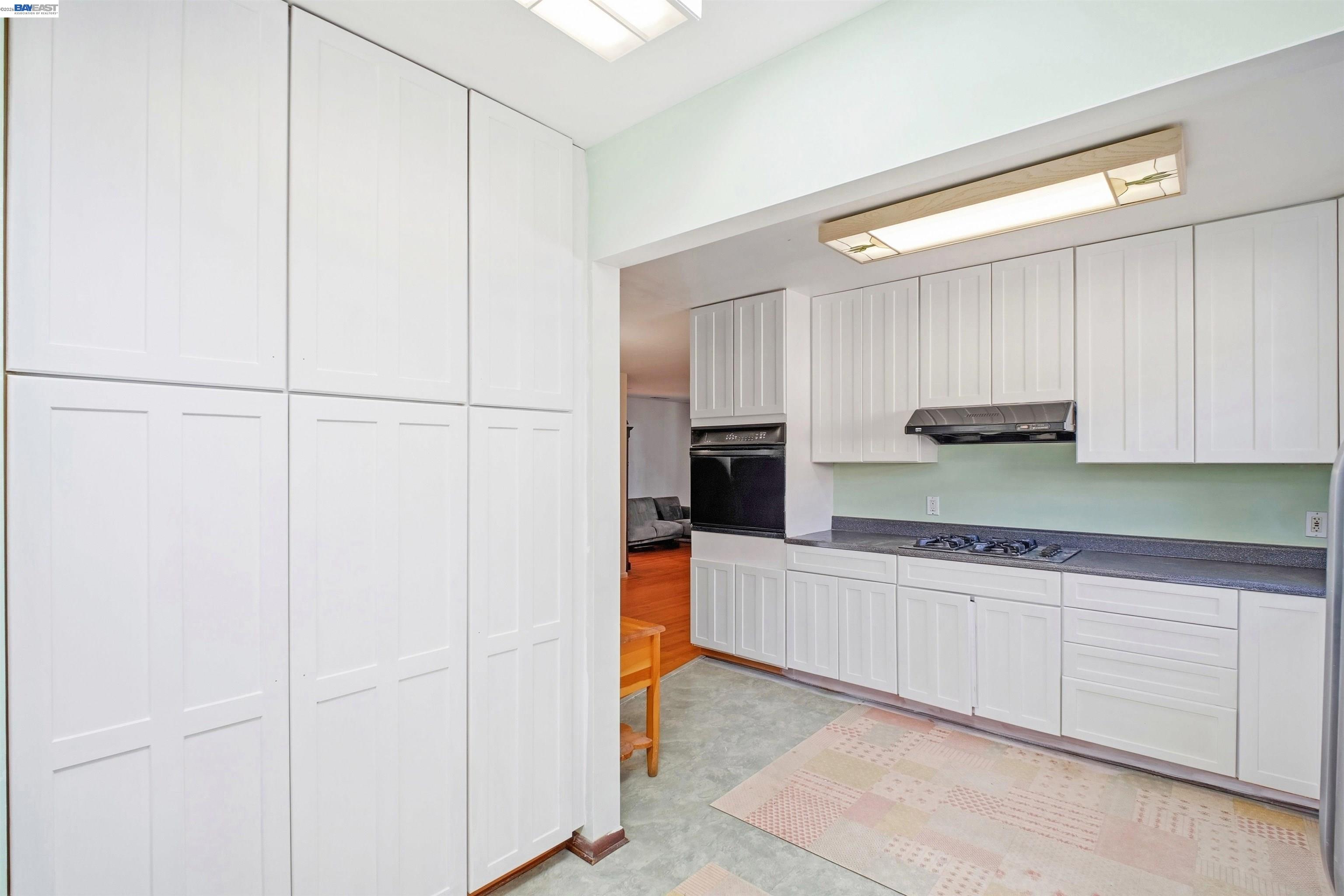 Detail Gallery Image 7 of 13 For 456 Lewis Ave, San Leandro,  CA 94577 - 4 Beds | 2 Baths