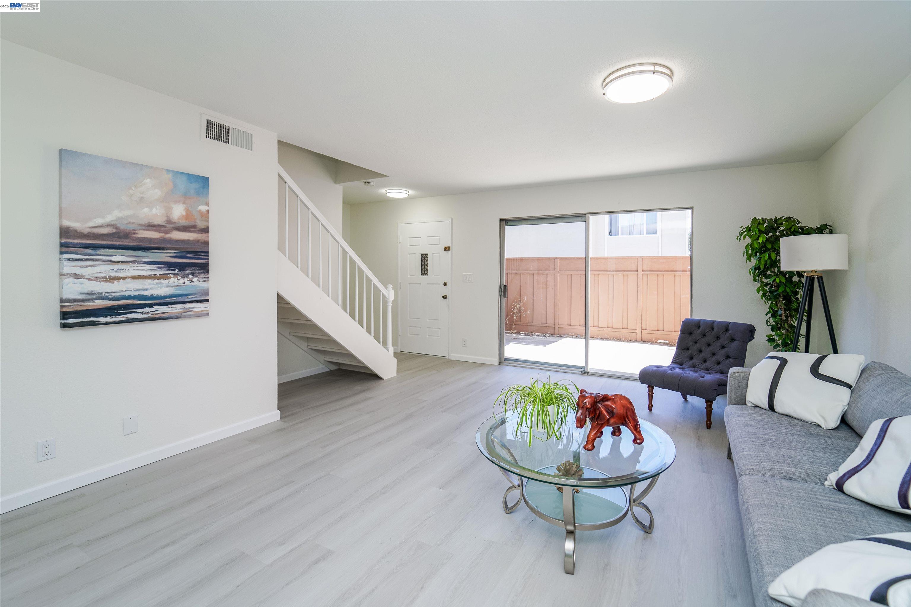 Photo #3: 41124698 Listing: Photo #3