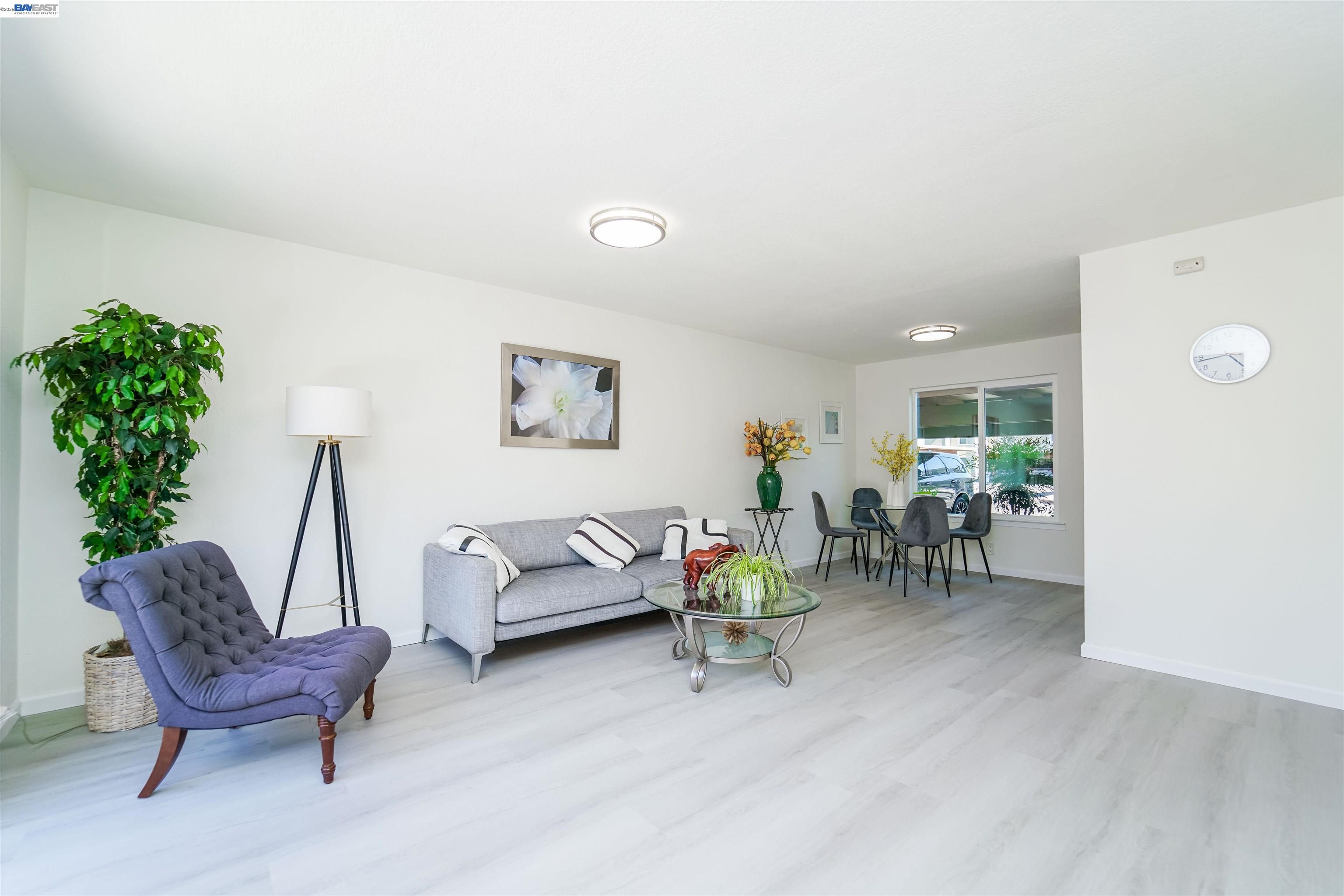 Photo #4: 41124698 Listing: Photo #4