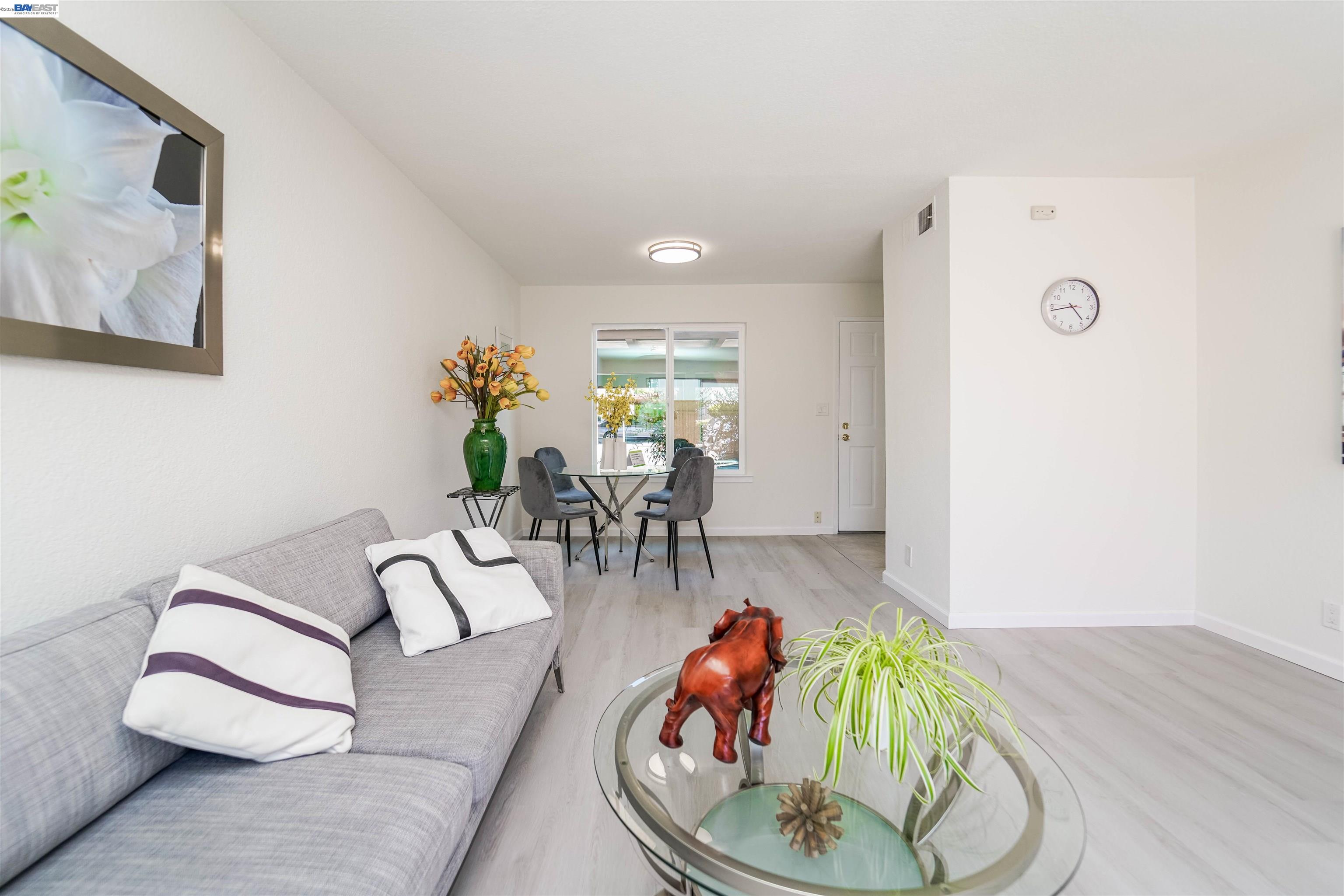 Photo #9: 41124698 Listing: Photo #9