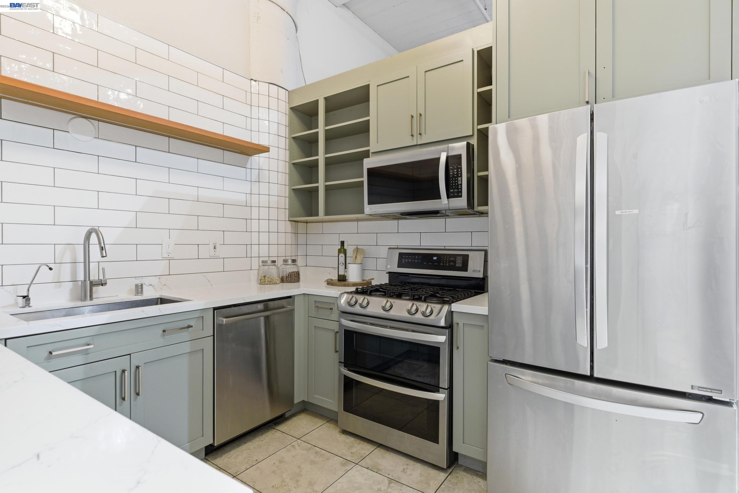 Detail Gallery Image 5 of 20 For 4053 Harlan St #114,  Emeryville,  CA 94608 - 1 Beds | 1 Baths